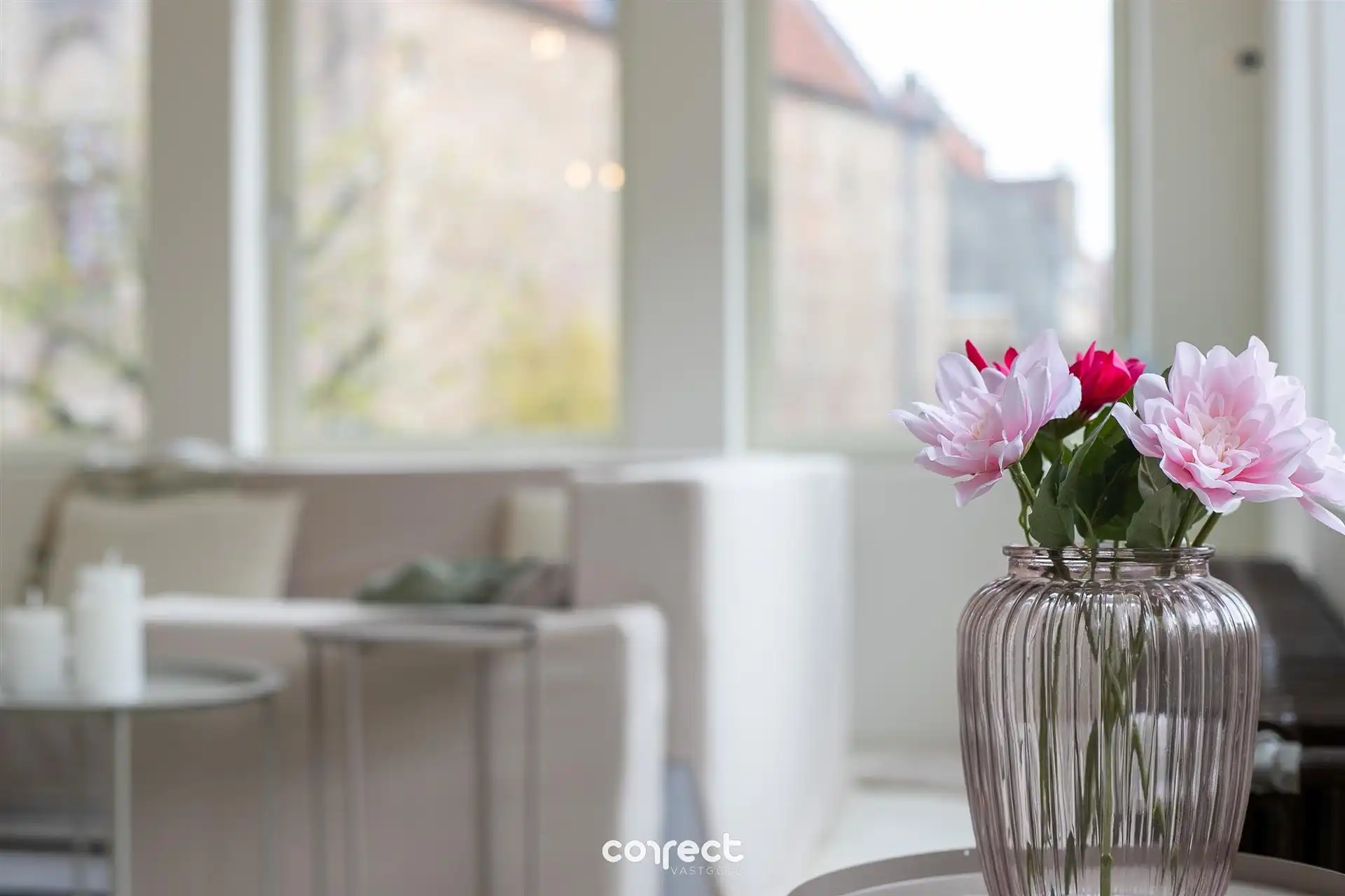 Volledig vernieuwde hoekwoning. foto 24