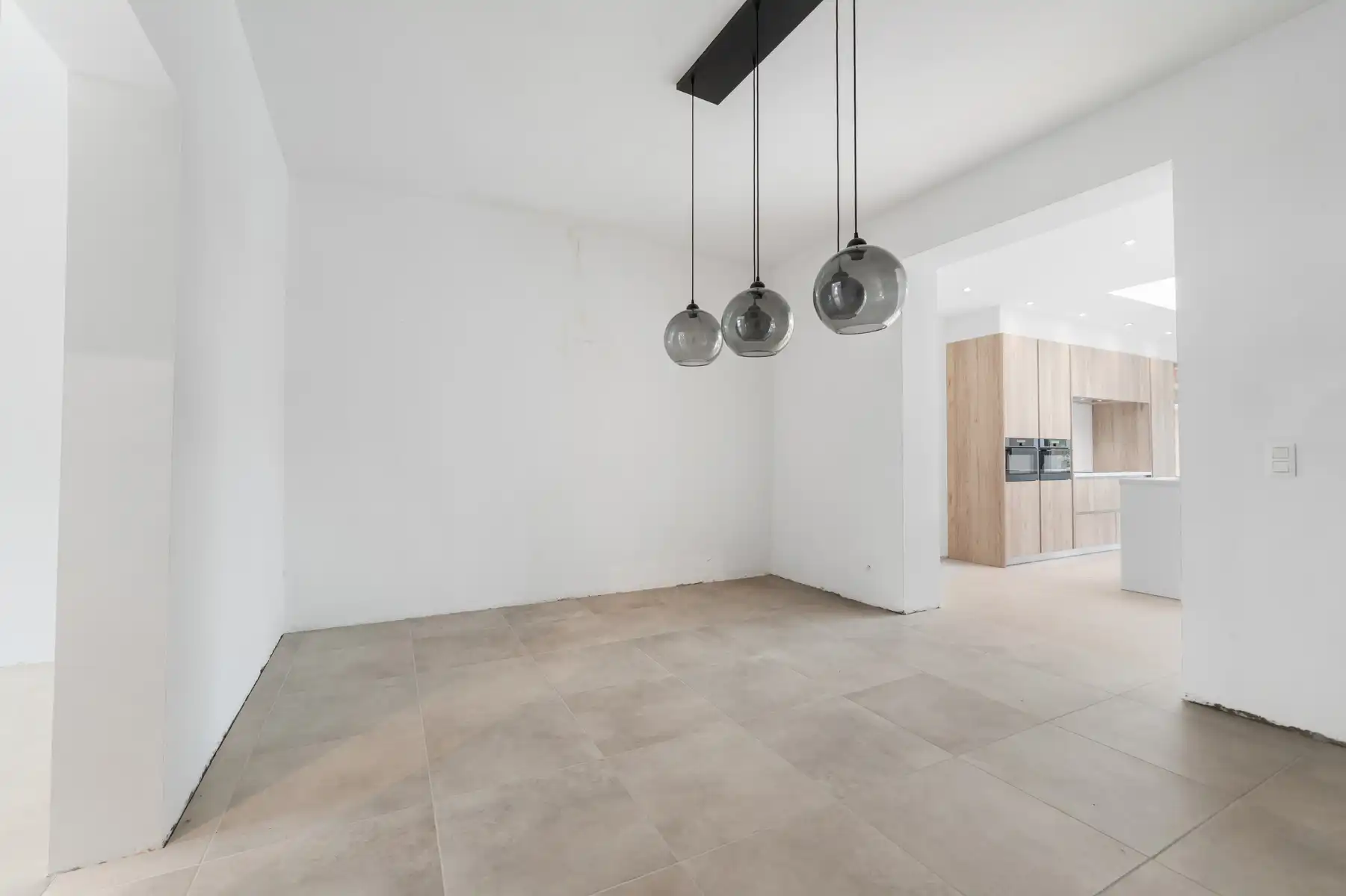 TE KOOP - Ruime deels gerenoveerde woning van 280m²  foto 5