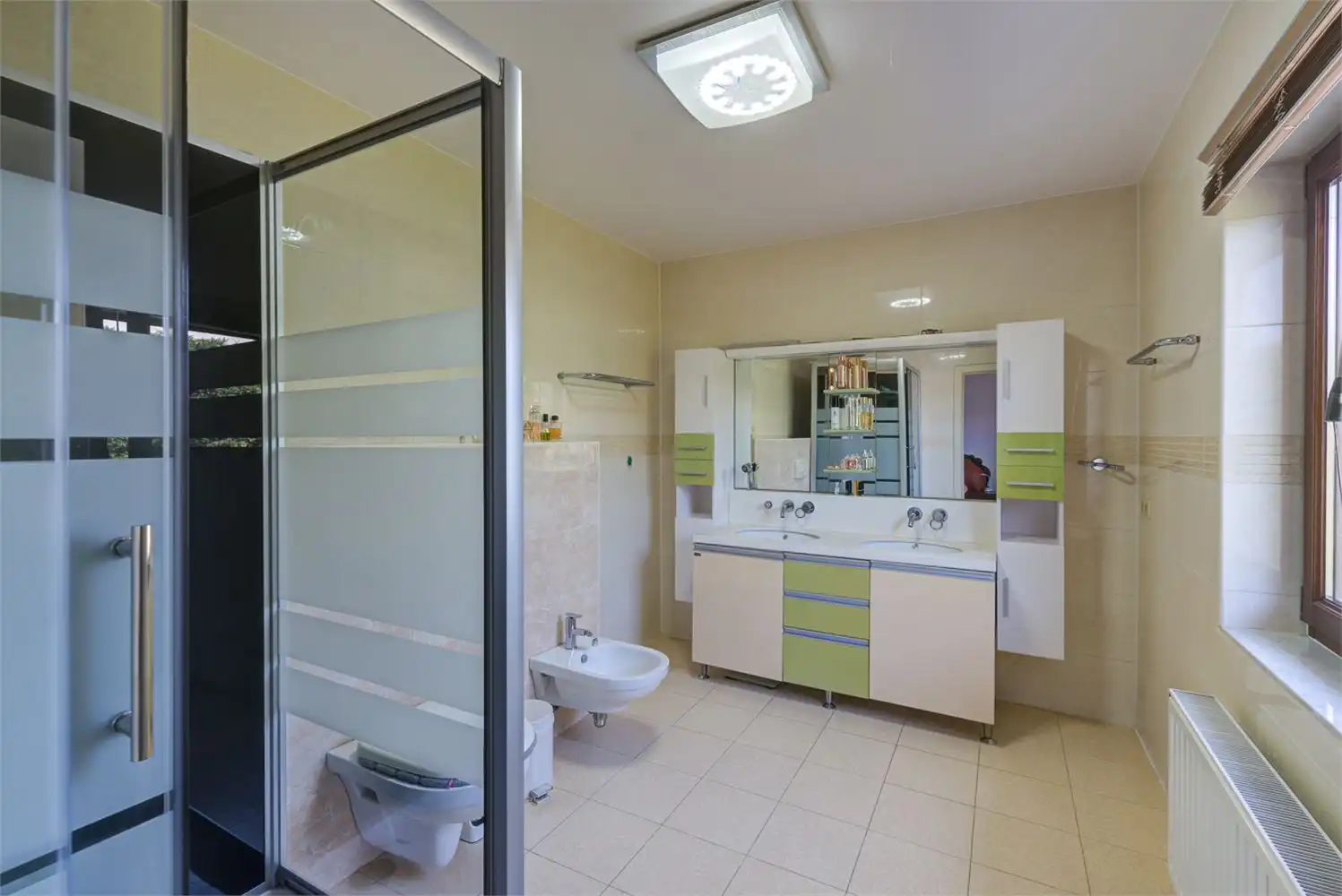 UNIEKE VILLA MET 6 SLAAPKAMERS EN 3 BADKAMERS IN VELDWEZELT foto 18