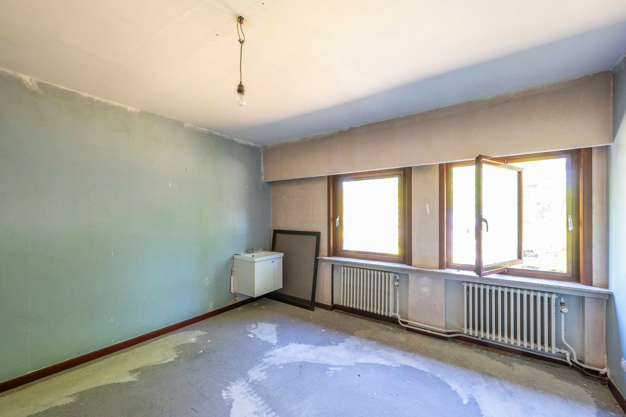 Unieke te renoveren villa op riant perceel foto 11