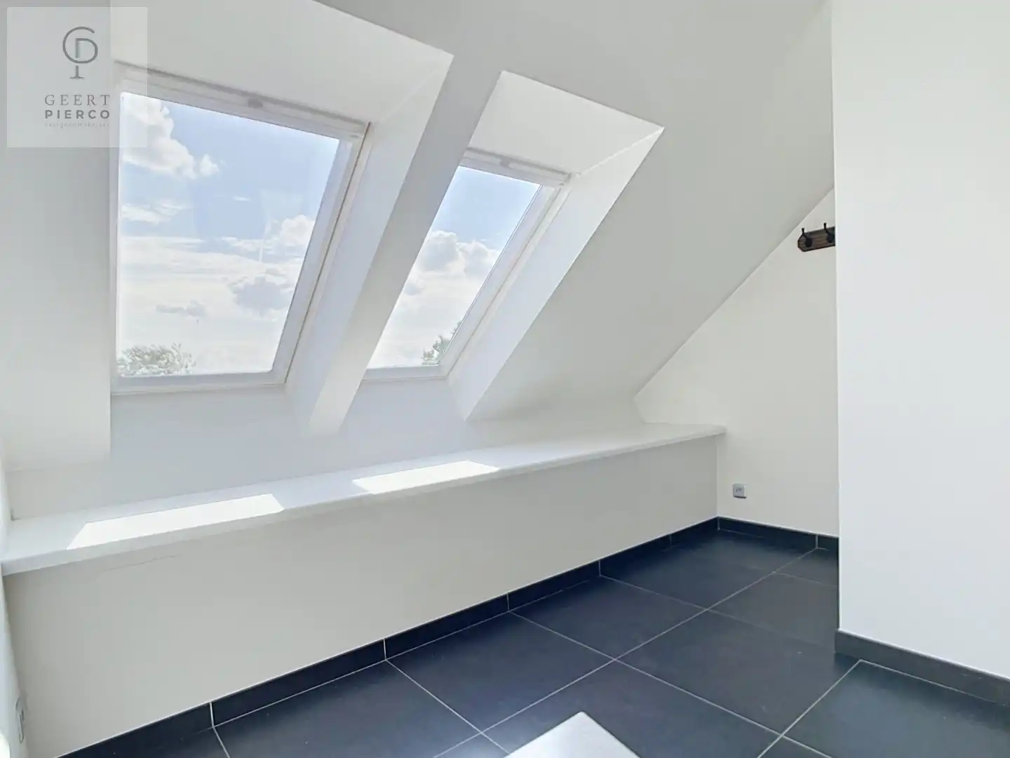 Ruim appartement in het hartje van Landen foto 21
