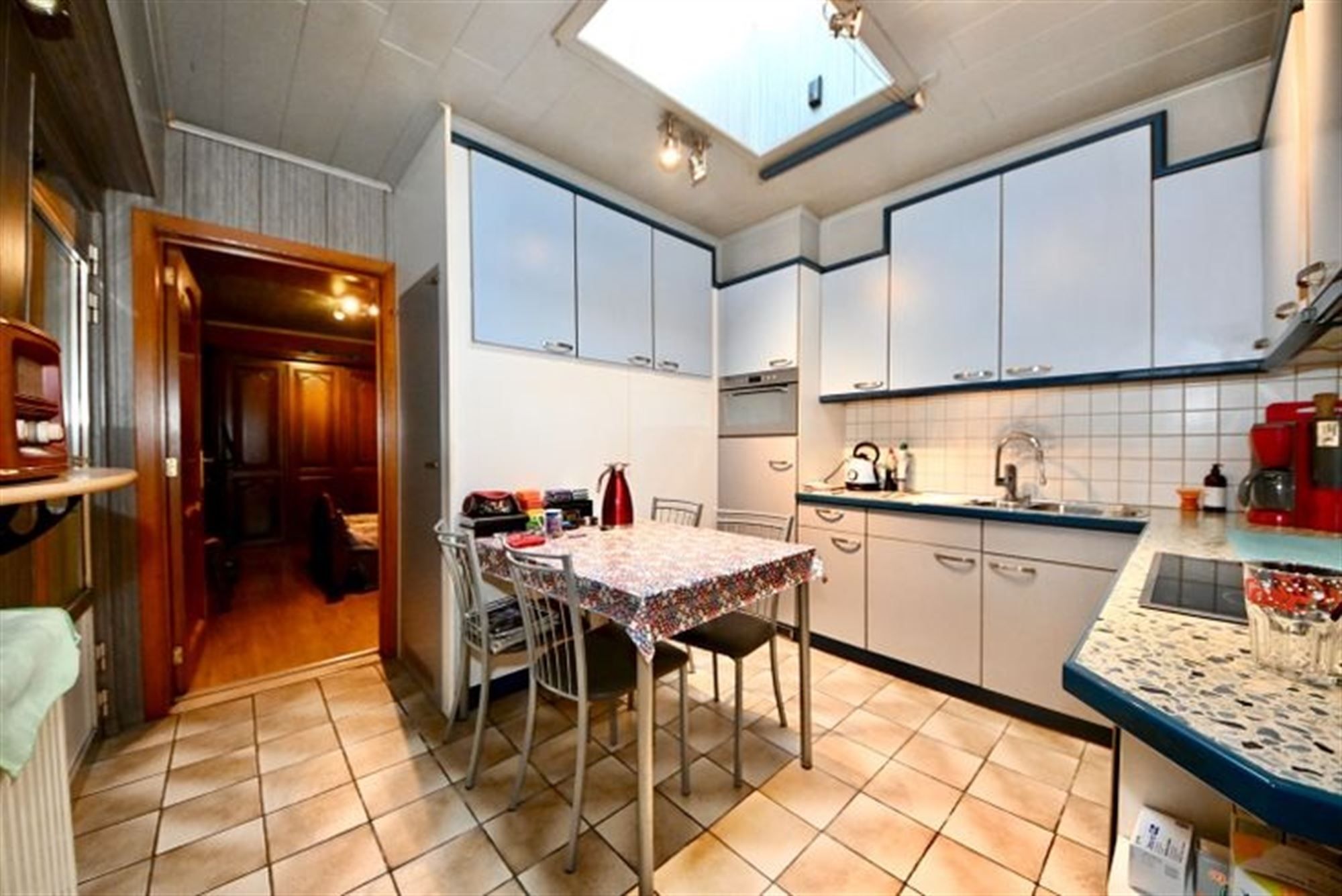Te renoveren laagbouw met 3 slaapkamers, tuin en garage.  foto 9