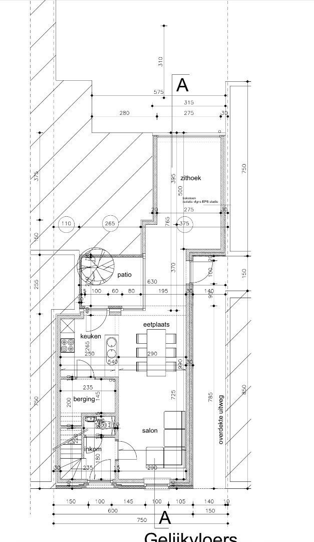 Handelspand (café) met zijweg op 305 m² grond foto 5