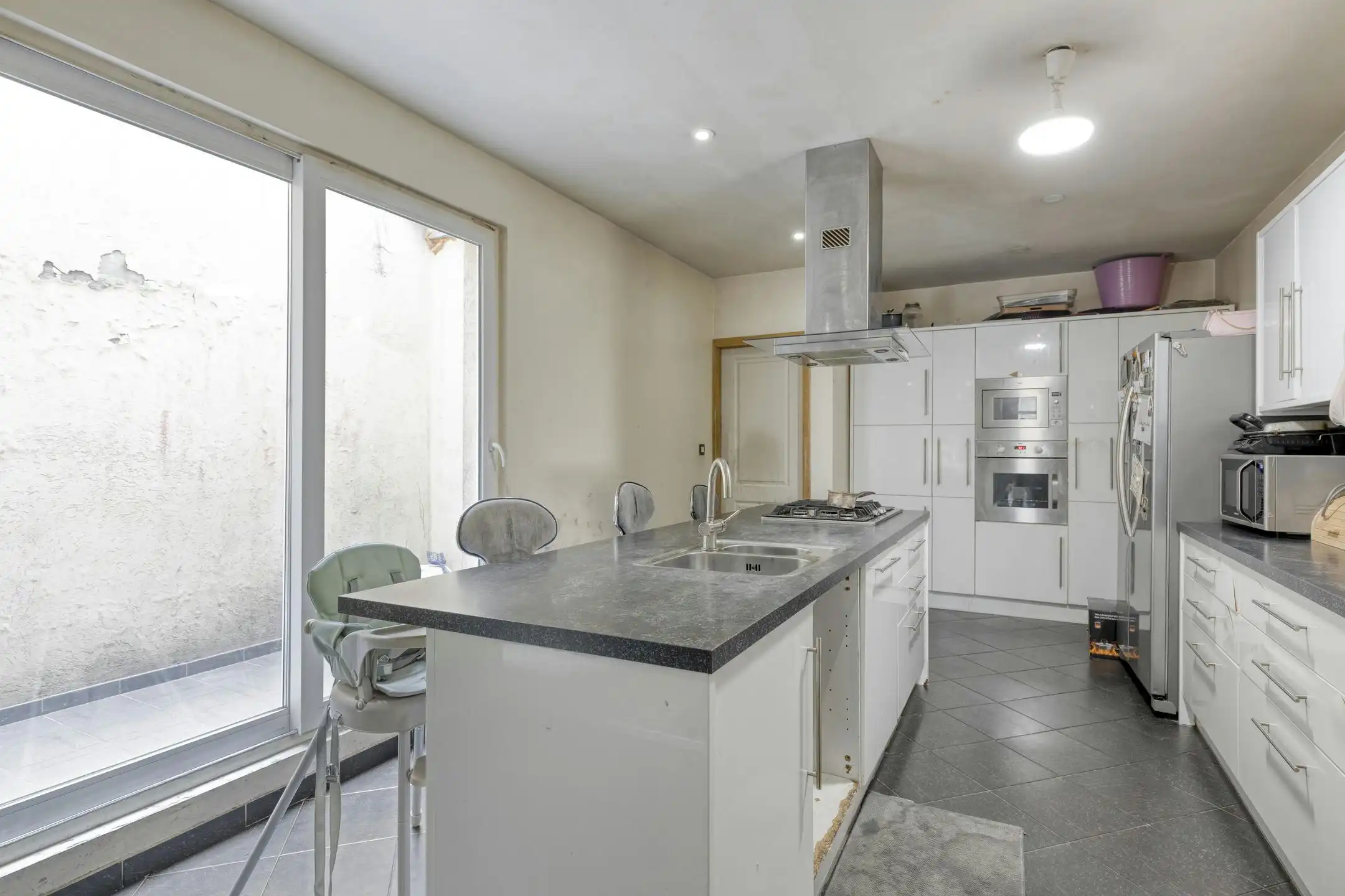 Huis met 6 slaapkamers te koop in Deurne!  foto 2