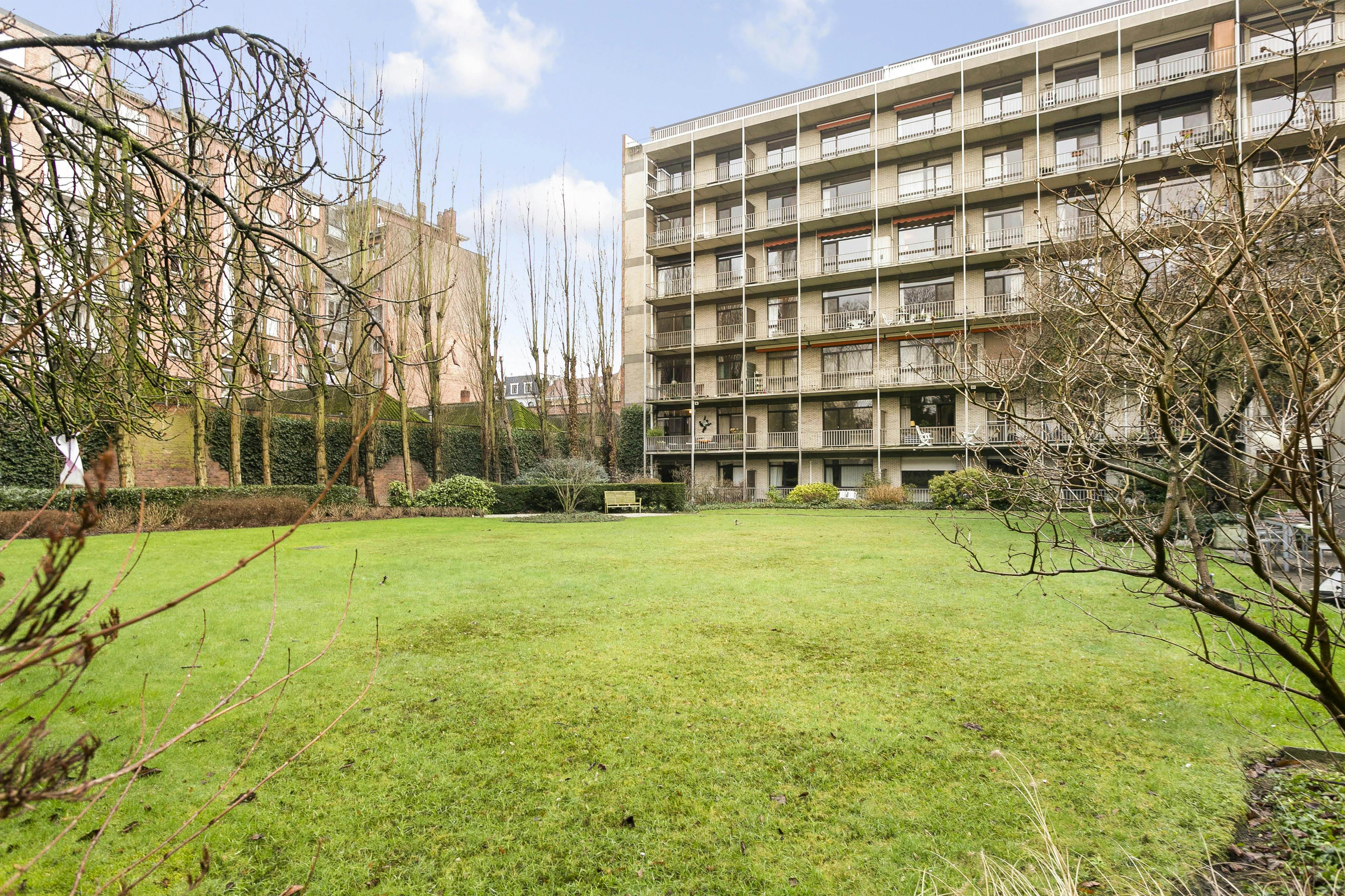 Appartement met twee slaapkamers en terras te koop in Antwerpen foto 18