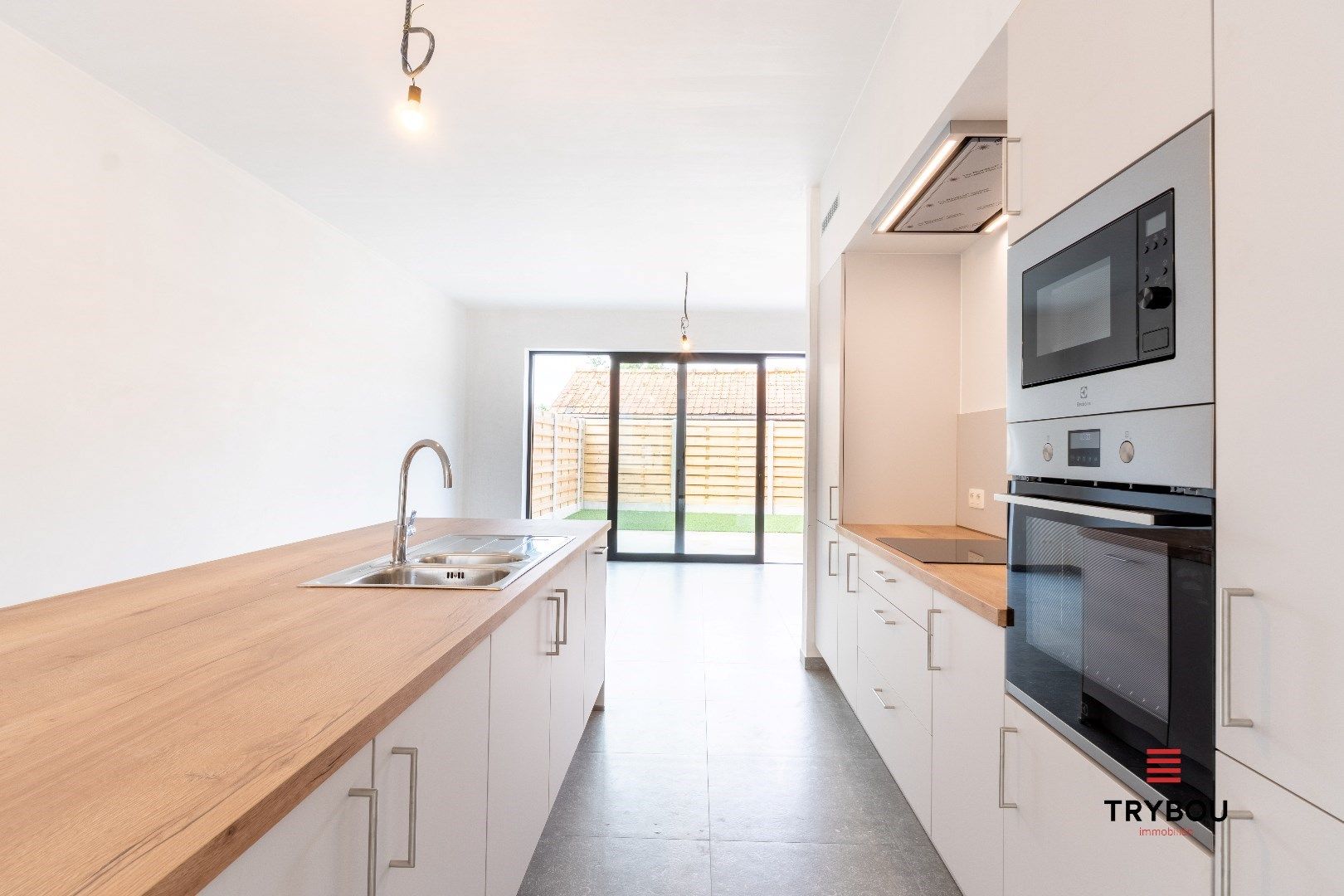 Instapklare gezinswoning in hartje Merkem met 4 slaapkamers en zonnige tuin foto 7