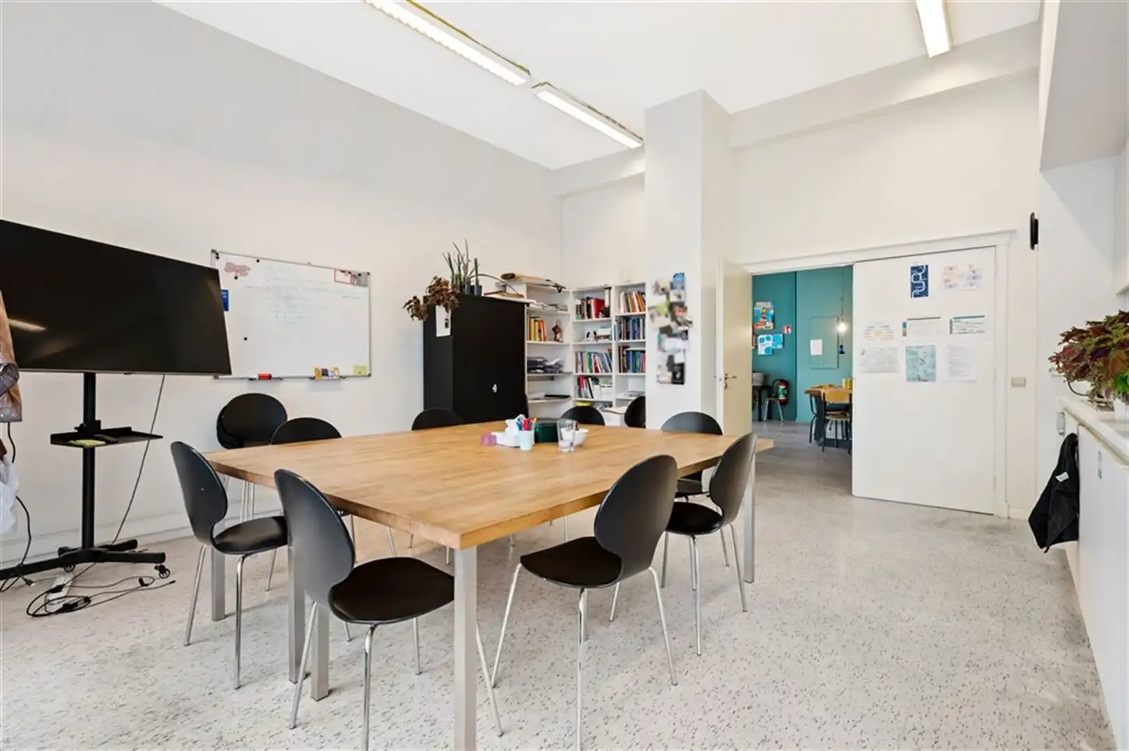 Gelijkvloers hoekkantoor te koop op topliggingop 't Zuid foto 17