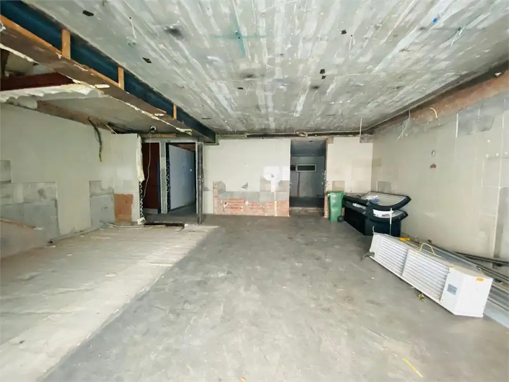 IN OPTIE - RUIM handelspand in het centrum van Hove foto 17