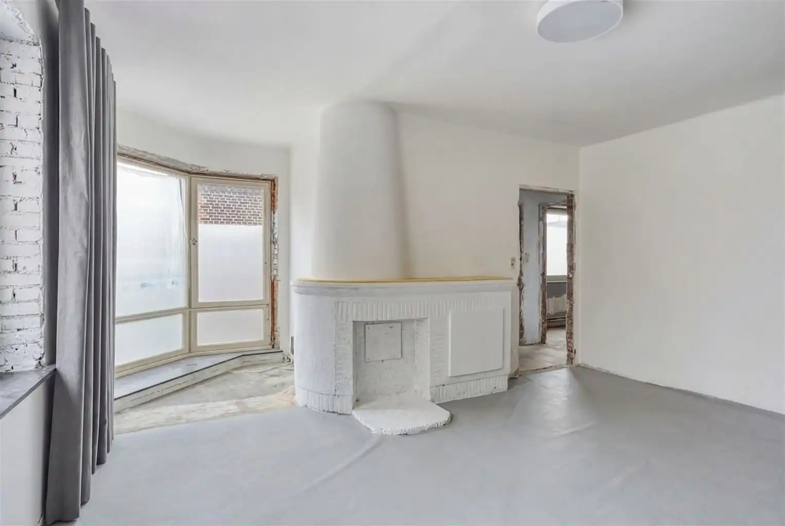 Te renoveren hoekwoning met tal van mogelijkheden, gelegen op een absolute toplocatie in het hart van het historisch stadscentrum van Bree.  foto 14