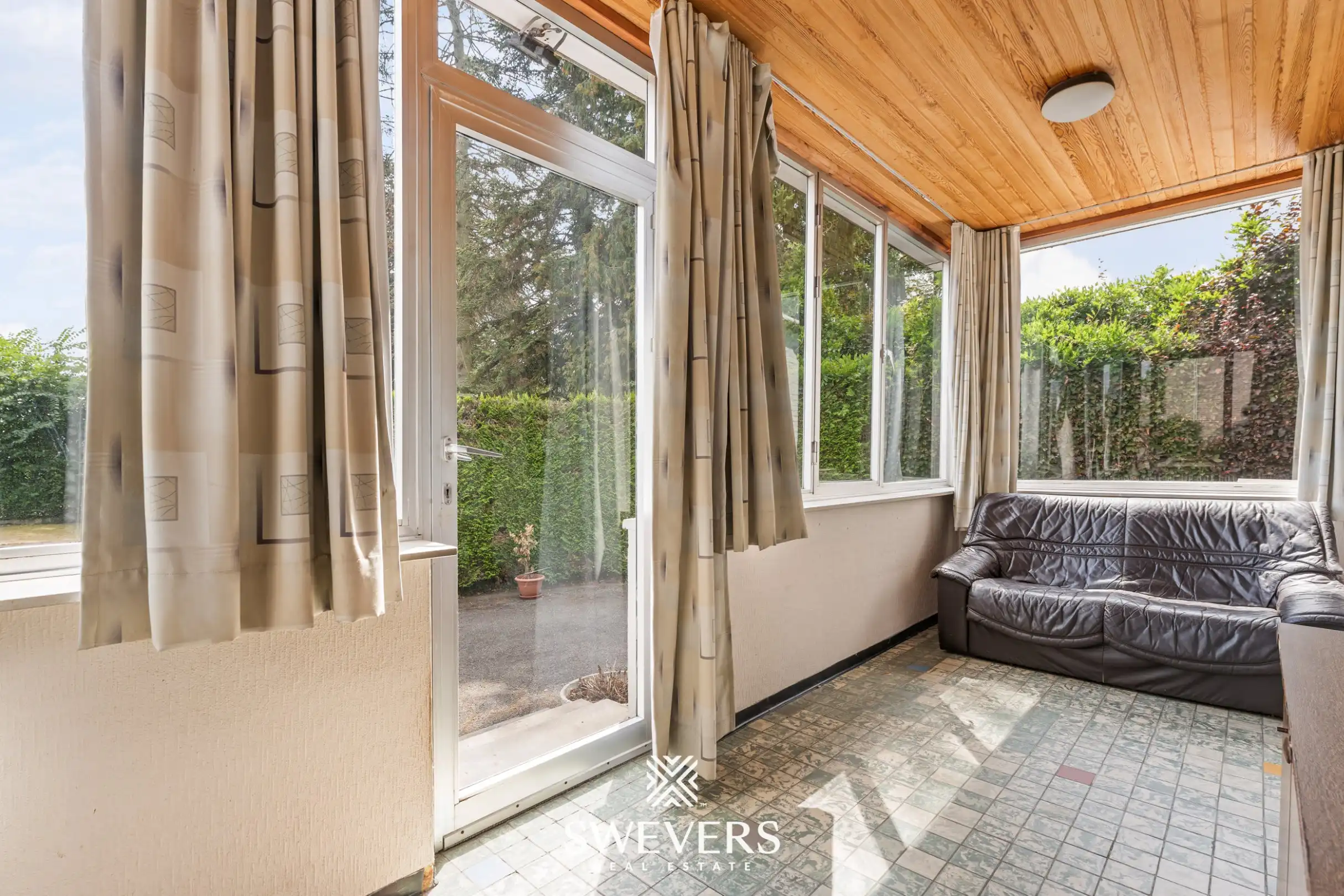 Uitstekend gelegen woning met 4 slaapkamers en mooie tuin foto 20