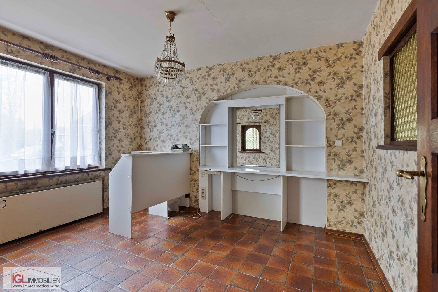 Ruime villa met potentieel op toplocatie in Huizingen foto 5
