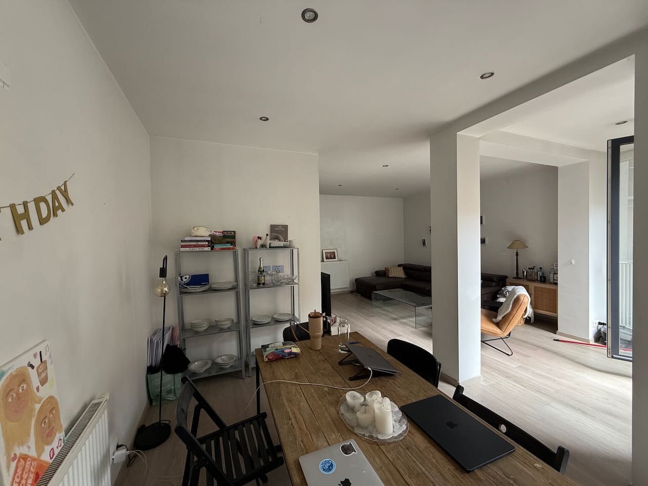 In het hart van Antwerpen, maar toch in een rustige straat, bevindt zich dit appartement foto 5