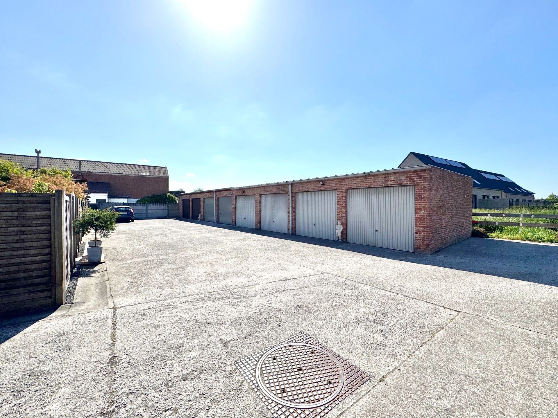 INSTAPKLARE WONING MET 3 SLPKS, TUIN & DUBBELE GARAGE foto 17