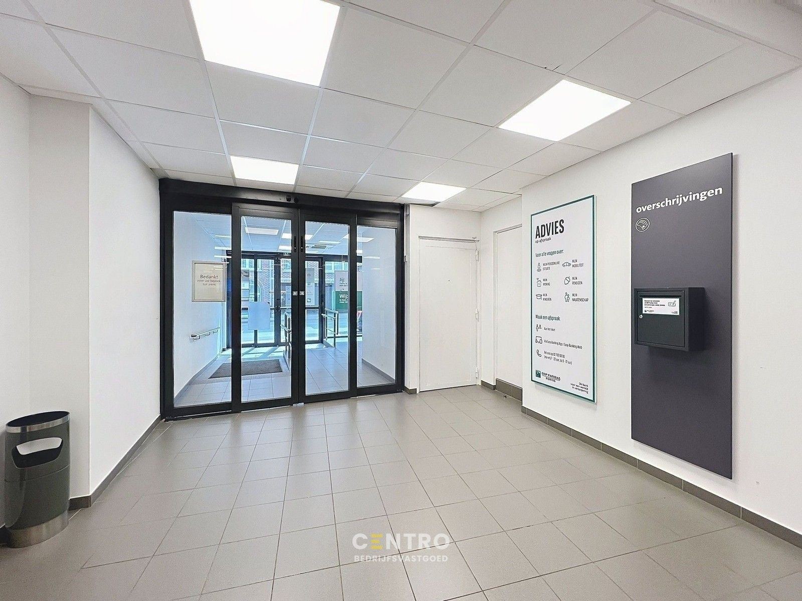 VERHUURD OPBRENGSTEIGENDOM: handelsgelijkvloers (238m²), kwalitatieve huurder BPOST op COMMERCIËLE ligging naast Delhaize te Tielt! foto 7