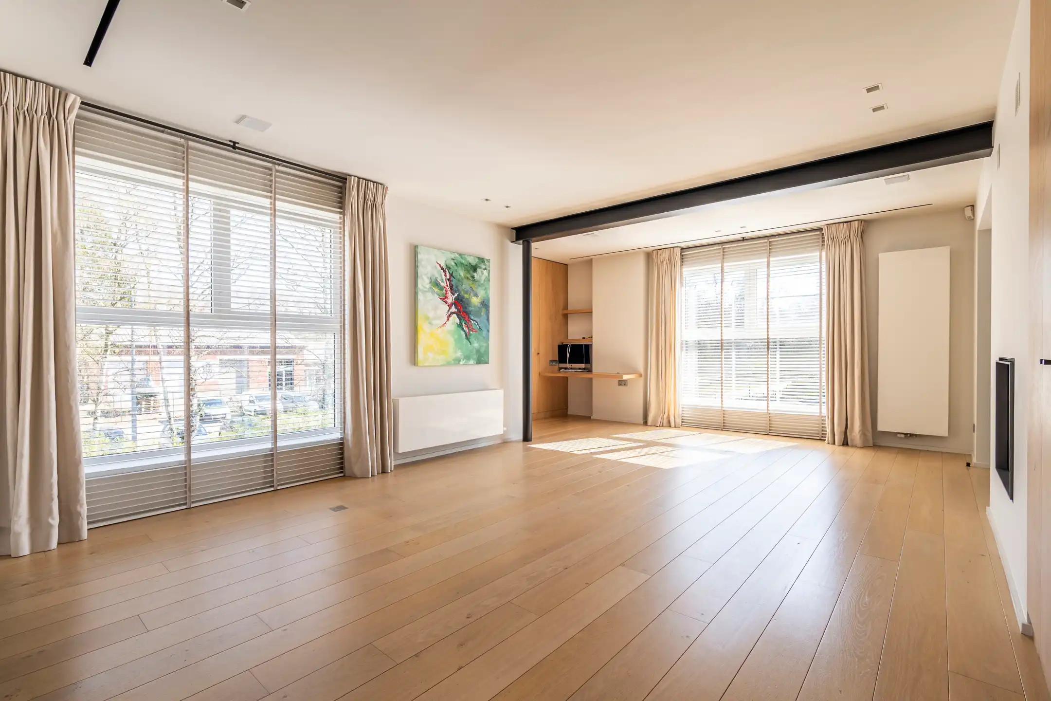 Luxueus 3 slpk appartement met onderliggende handelsruimte foto 2