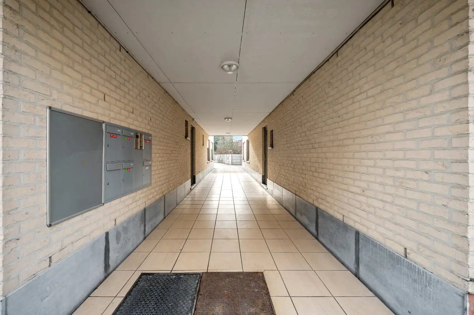 Ruim, instapklaar appartement met terras, lift en garage in Tienen  foto 19