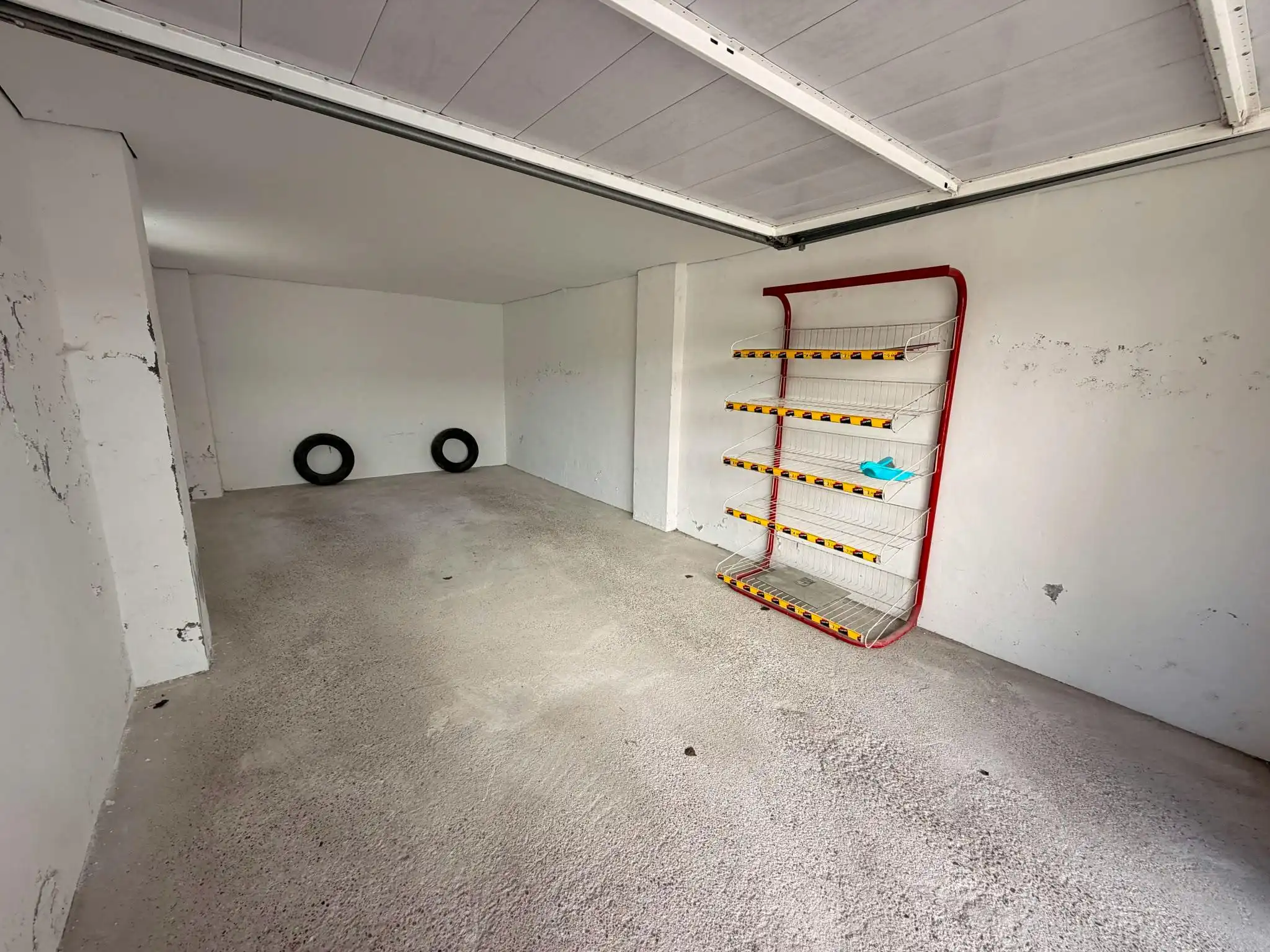 Ruime garagebox te koop te Blankenberge foto 4