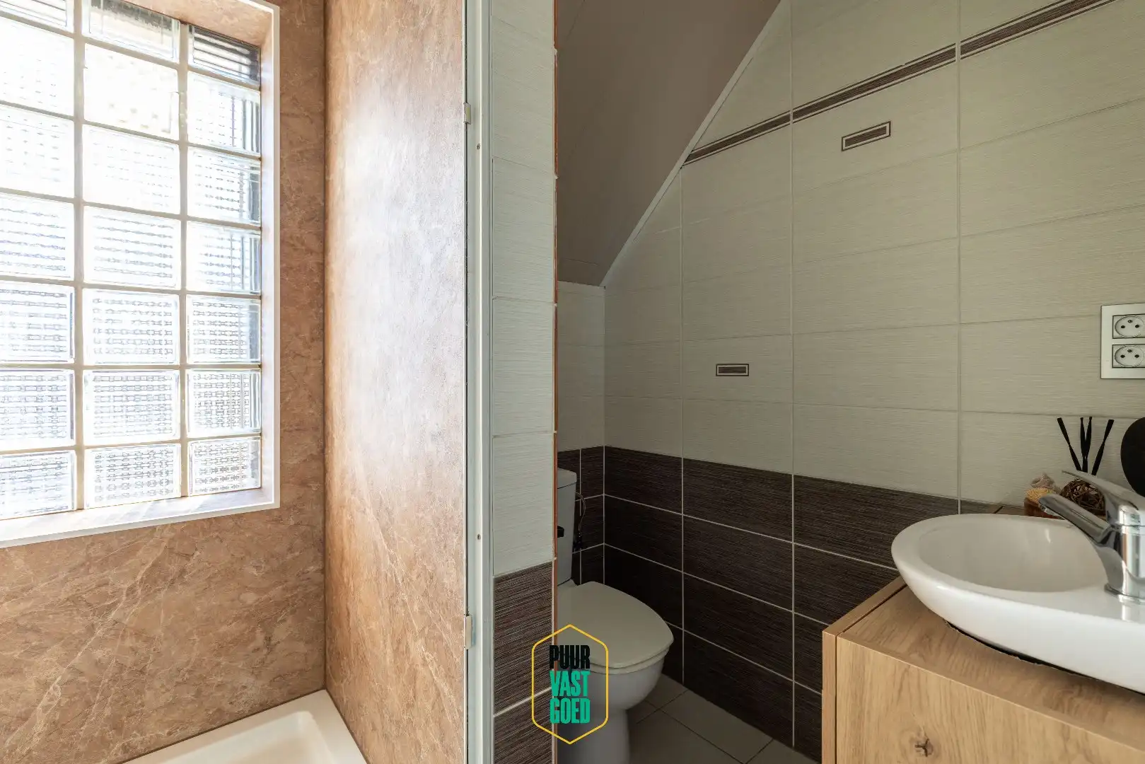 Verzorgde comfortabele halfopen wonig op 476 m² grond, met aangename tuin foto 14