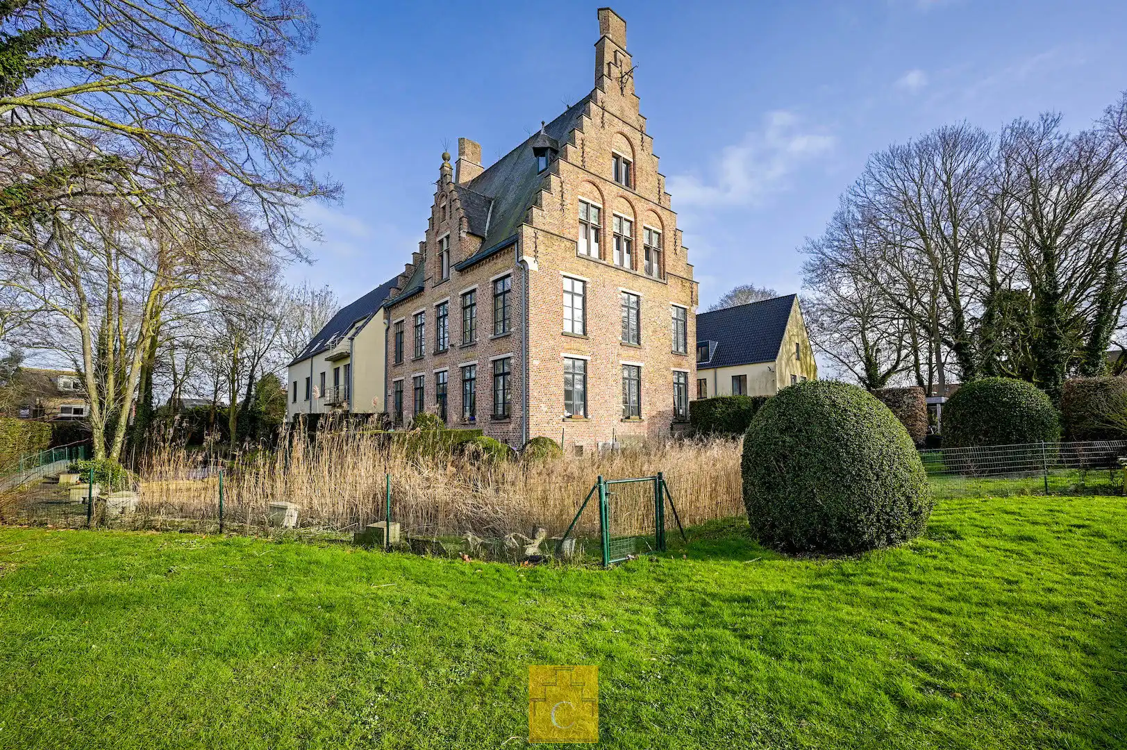 Volledig vernieuwde serviceflat met zonnig terras in een groene oase nabij het centrum van Brugge foto 23