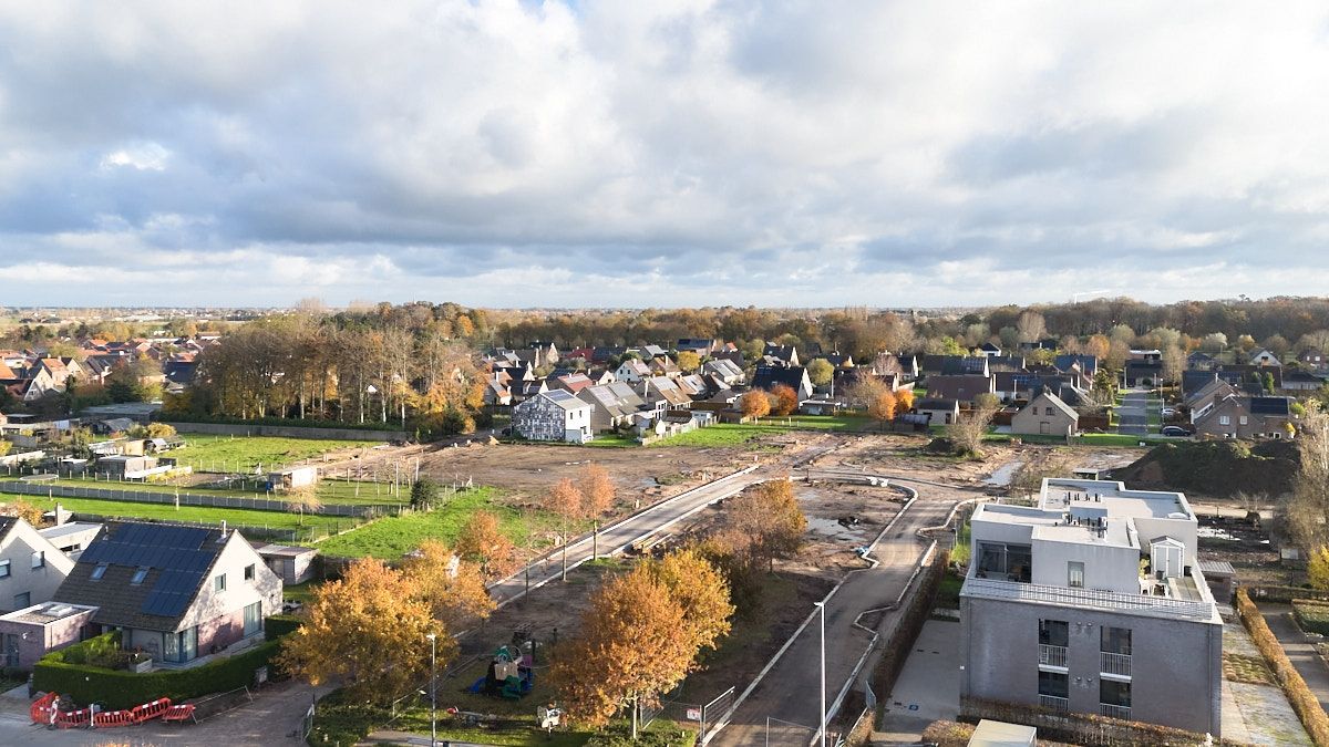 Nieuwe bouwgronden voor open bebouwing dicht bij het centrum foto {{pictureIndex}}