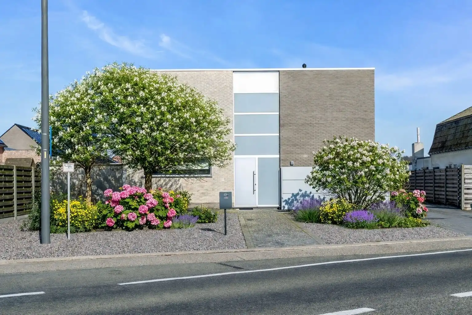 Trendy gezinswoning met open leefruimte, 4 slaapkamers en vrijstaande garage foto 32