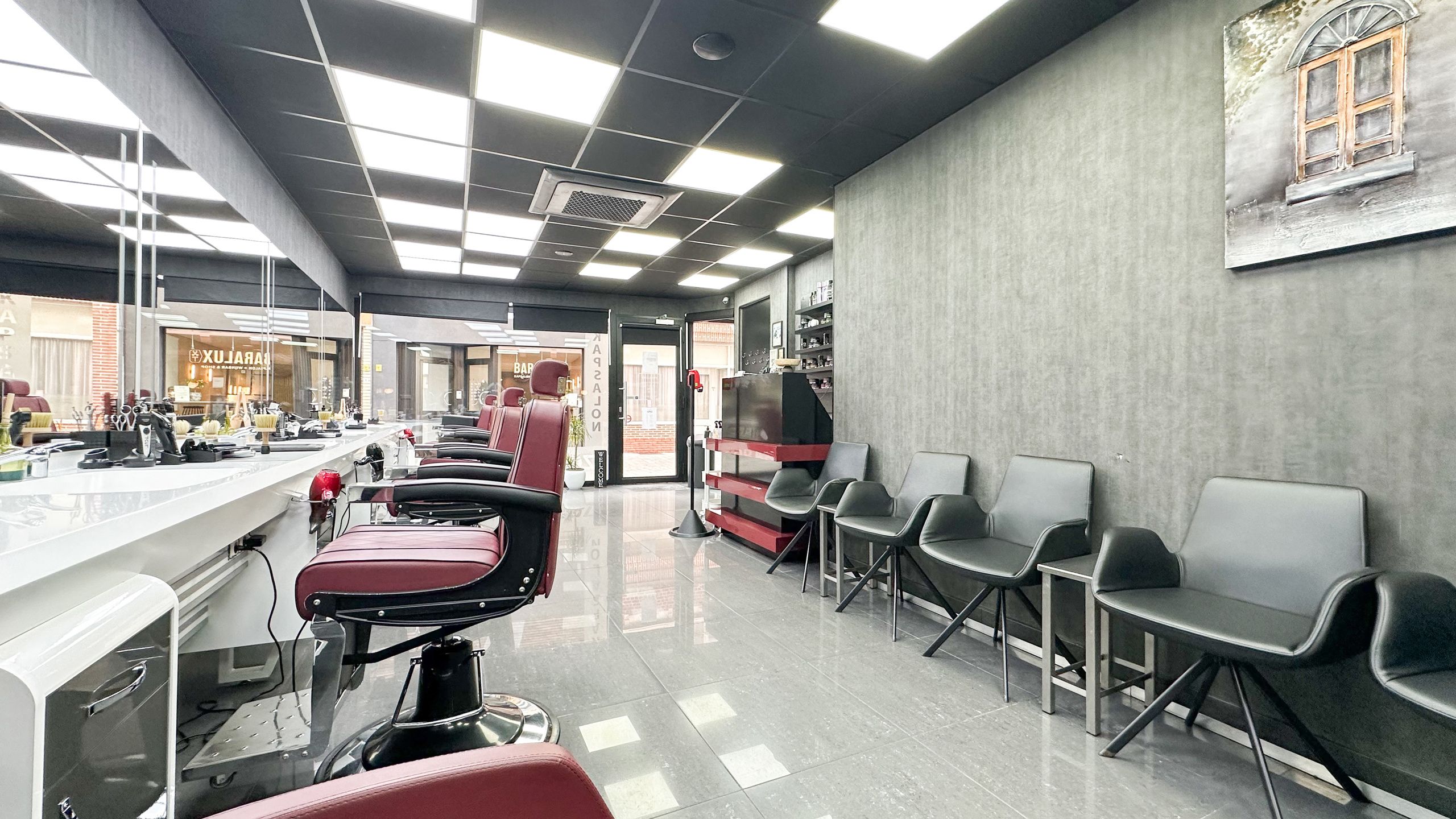 Vernieuwde Kapperszaak op topligging in het Hart van Diest! foto 6