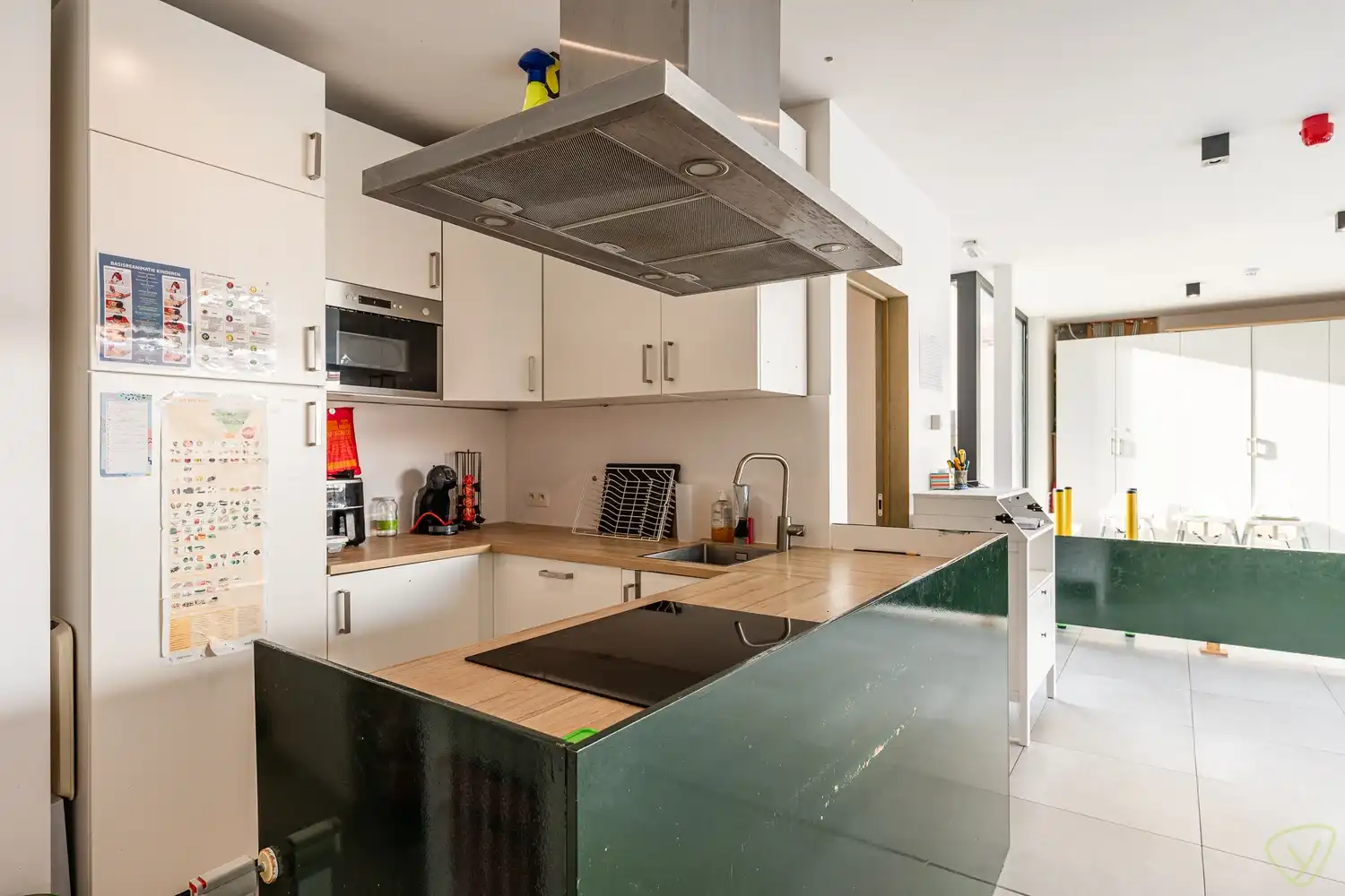 Vernieuwbouw woning met praktijkruimte op topligging met uitstekende zichtbaarheid in Evergem foto 24