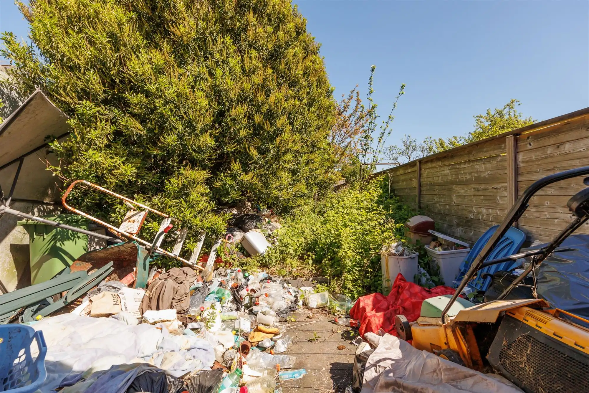 Te renoveren huis met tuin op rustige ligging foto 12