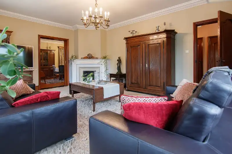 AUTHENTIEKE VILLA IN RESIDENTIËLE OMGEVING, KARAKTERVOL WONEN AAN DE STADSRAND foto 7