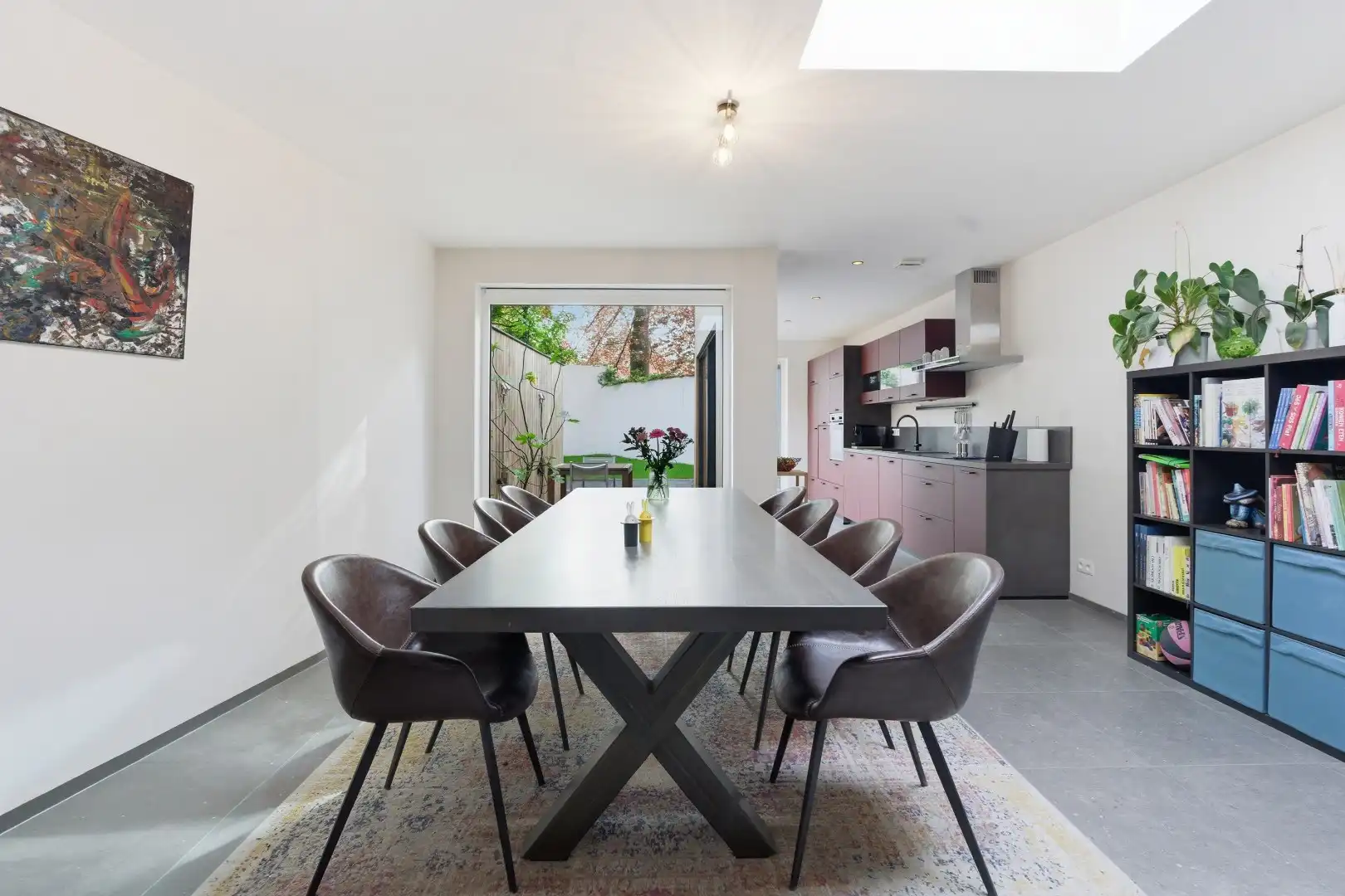 Exclusief gerenoveerde herenwoning met 4 slaapkamers, 2 badkamers en een adembenemende stadstuin. foto 8