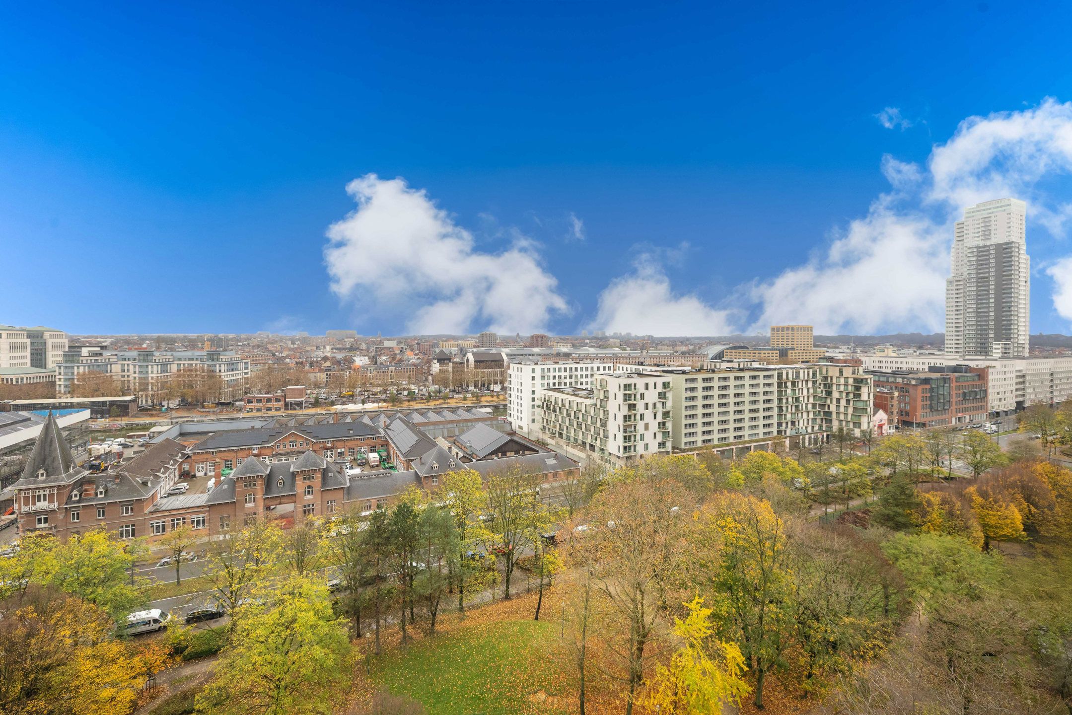 Topverdieping 2 slpks + garage: ontgrendel zijn potentieel! foto 4