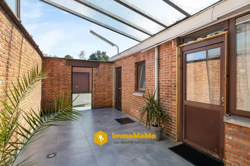 HALFOPEN BEBOUWING MET GROTE TUIN TE KOOP IN STEKENE foto 16