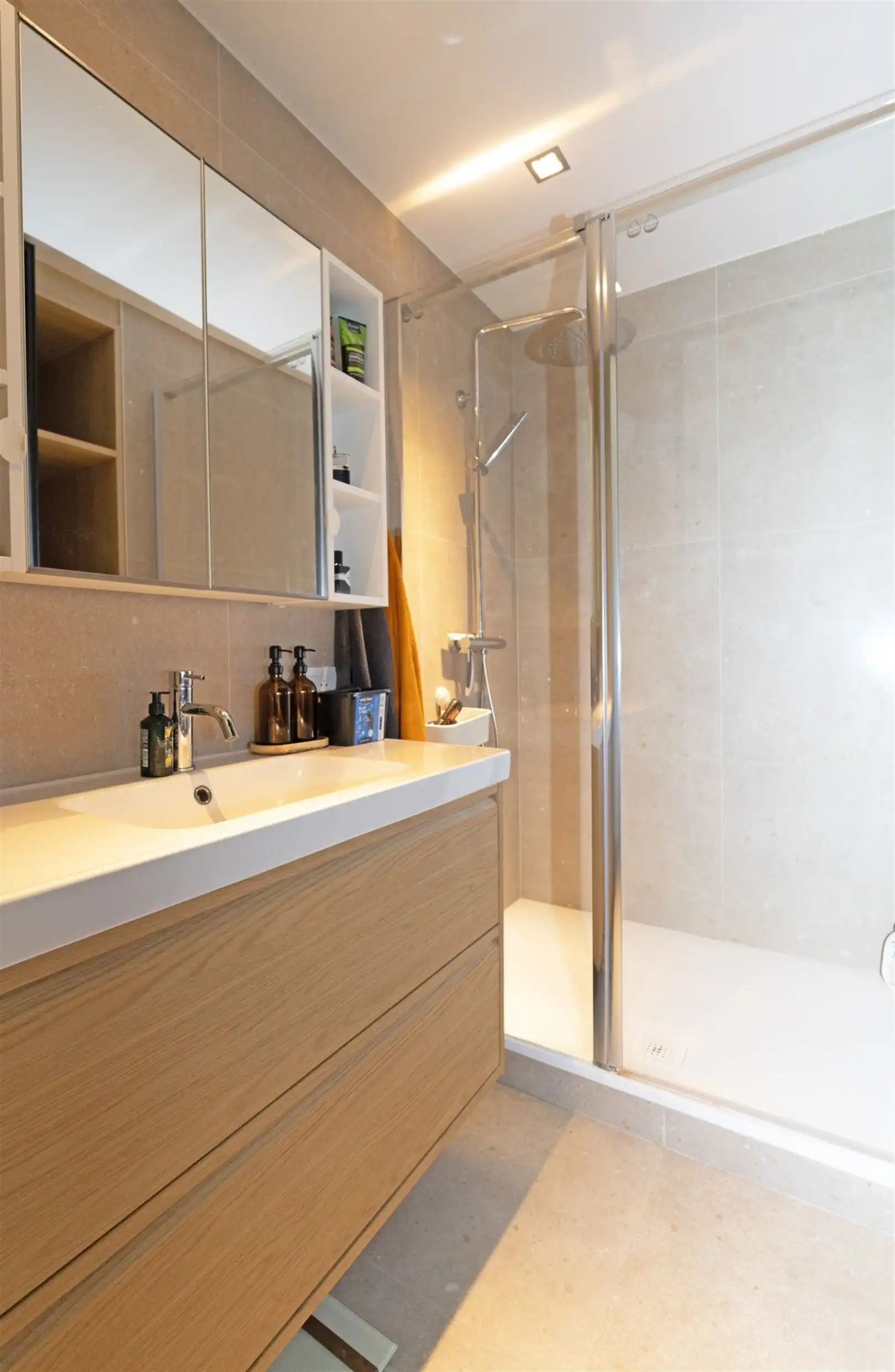 Duplex-appartement met drie slaapkamers nabij het centrum foto 15