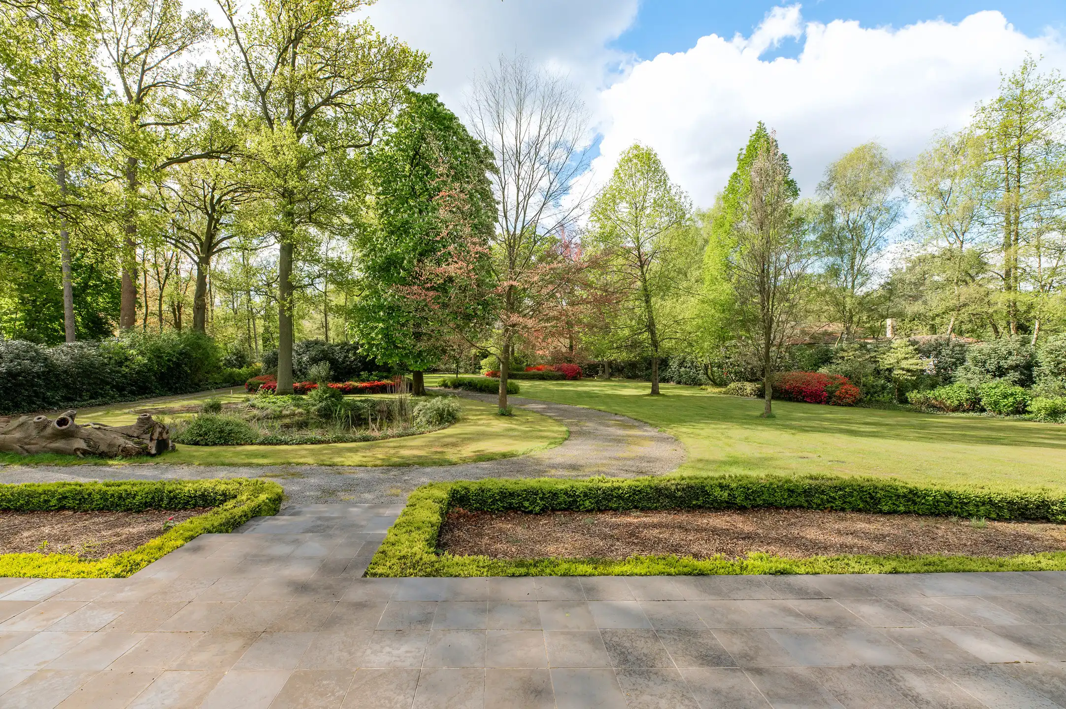Unieke vrijstaande villa op ca. 7620m² in een uitzonderlijk domein in het groen. foto 29