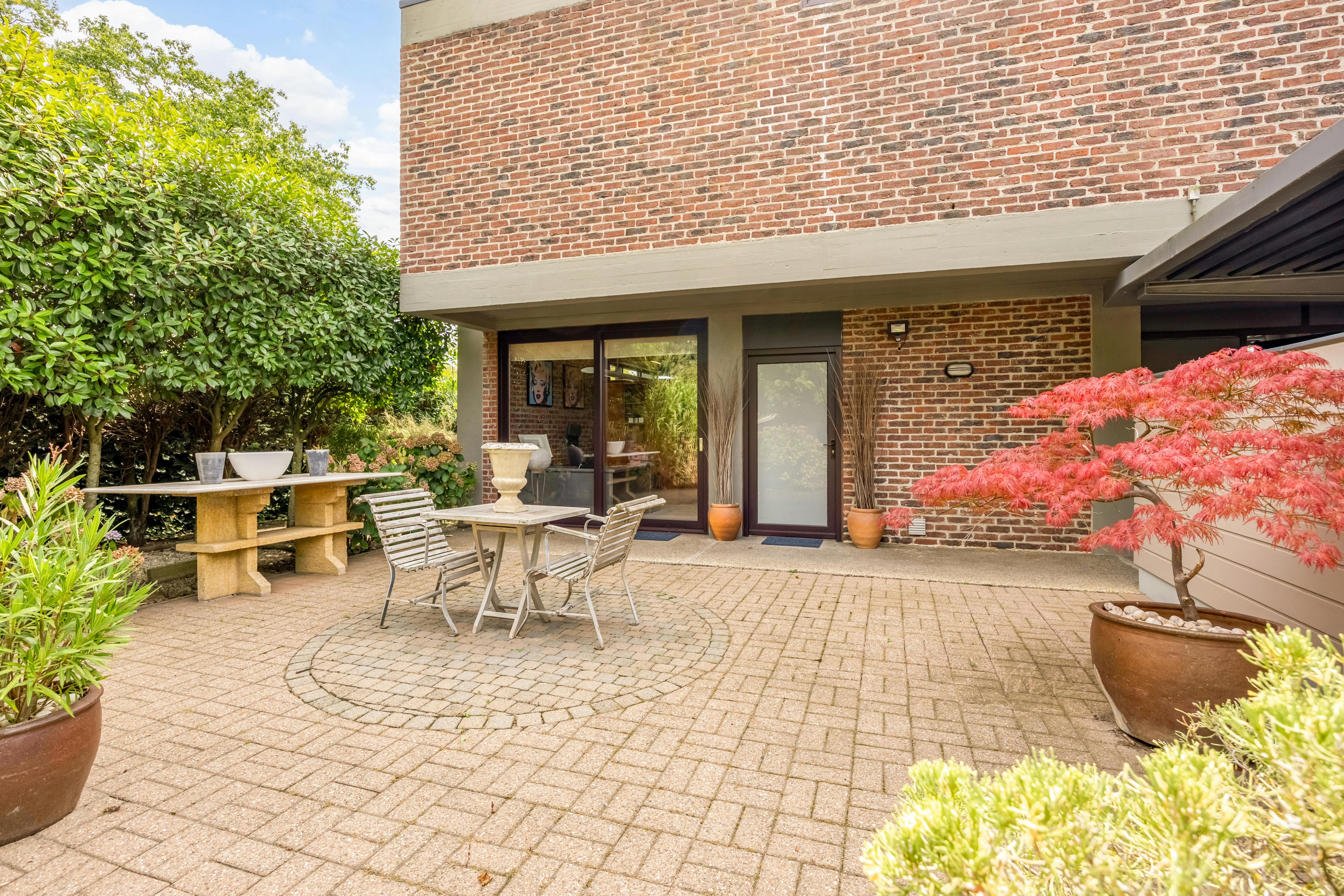 Uitzonderlijke villa met praktijk op toplocatie in Hasselt foto 34