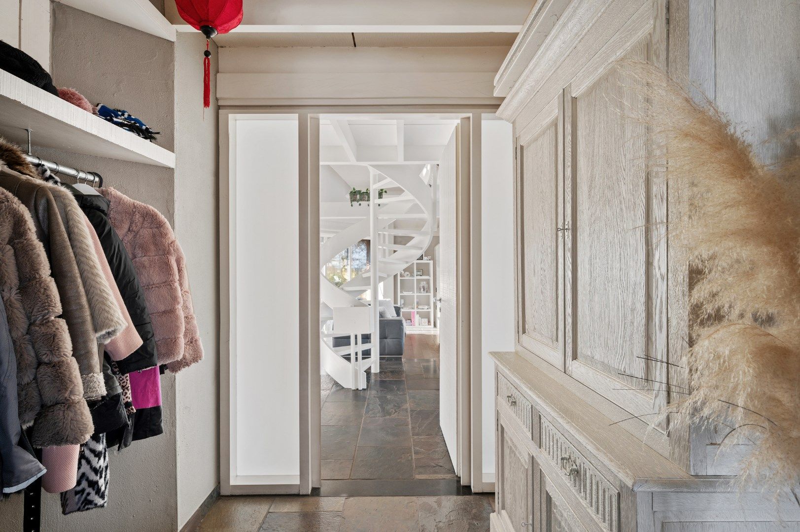 Ruime originele villa met prachtige tuin. Opp 1327m². foto 5