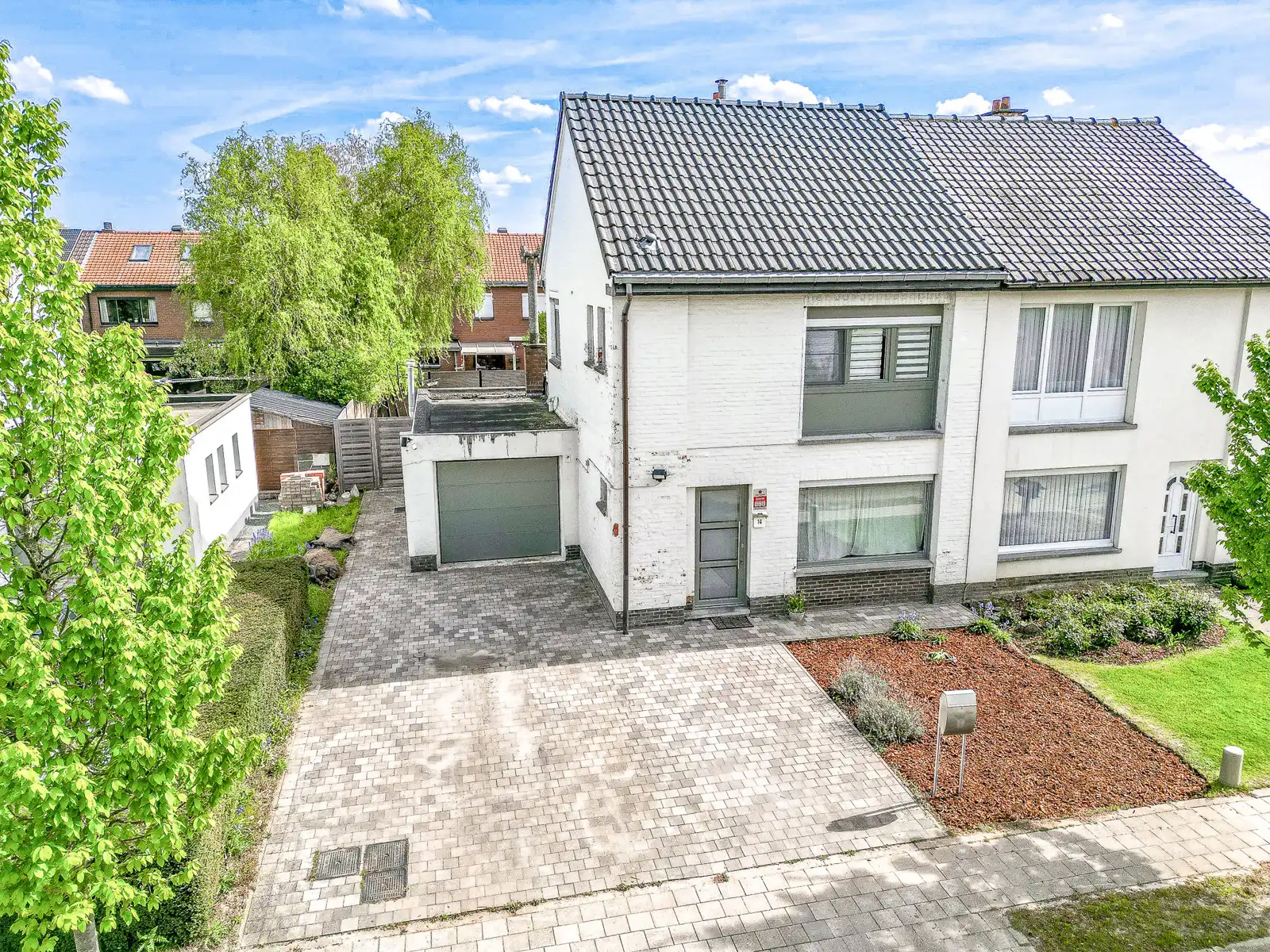 Mooi gerenoveerde & instapklare 3-gevel woning te Londerzeel foto 2