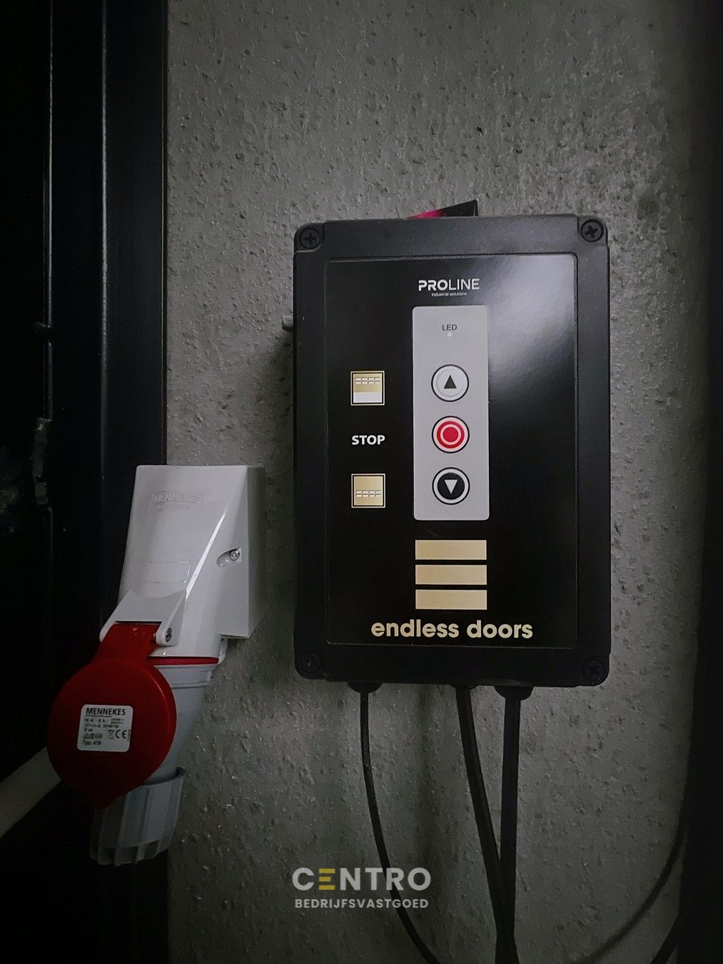 NB-magazijn van ± 275 m² (incl. 2 parkeerplaatsen!) en moderne glaspartij in driehoek TIELT-DEINZE-WAREGEM ! foto 11