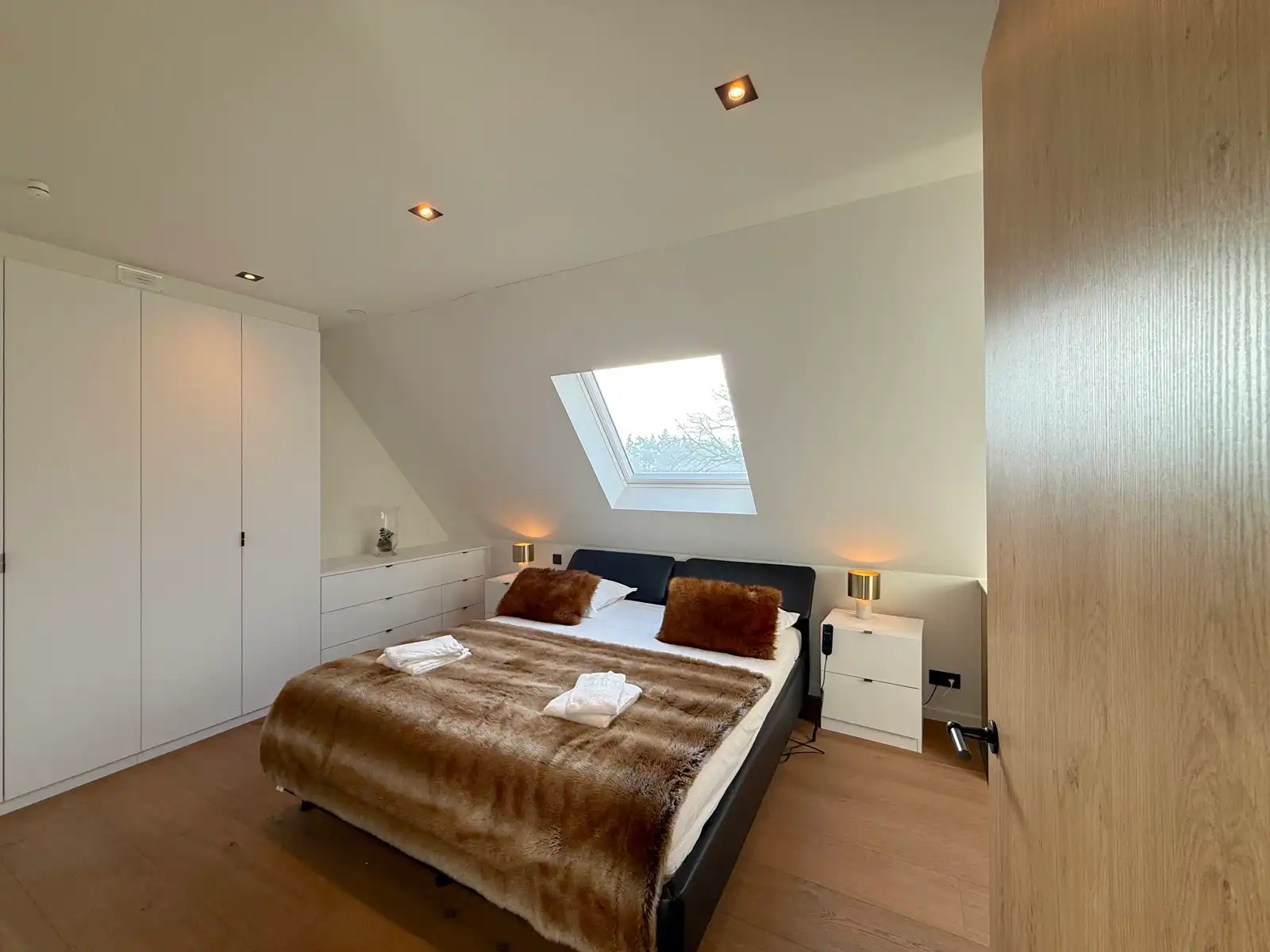 Gemeubeld appartement met 3 slaapkamers, terras en garage foto 30