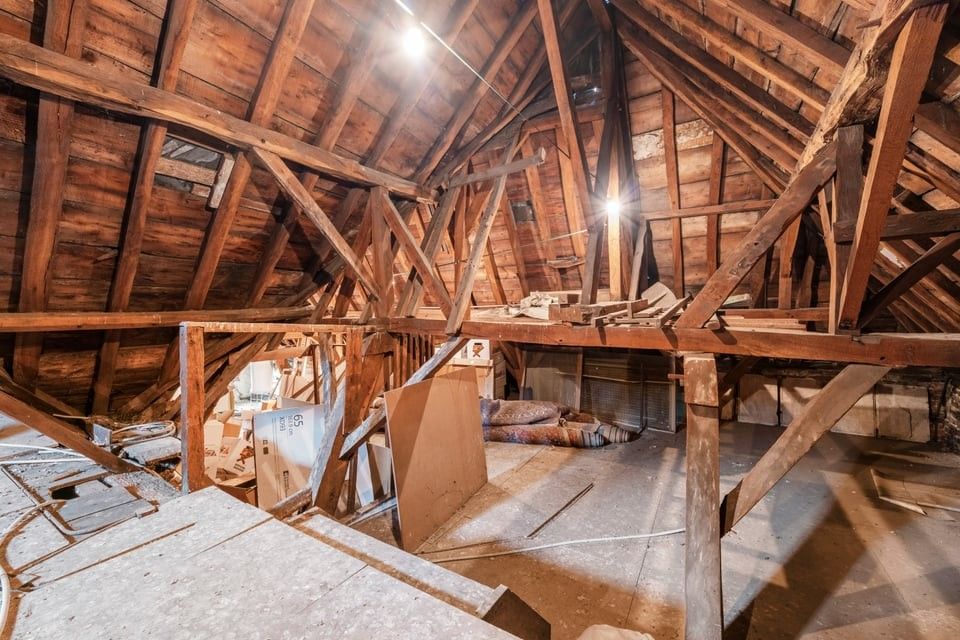 ICONISCH HANDELSPAND MET LUXUEUZE WOONST OP DE GROTE MARKT VAN SINT-TRUIDEN foto 24