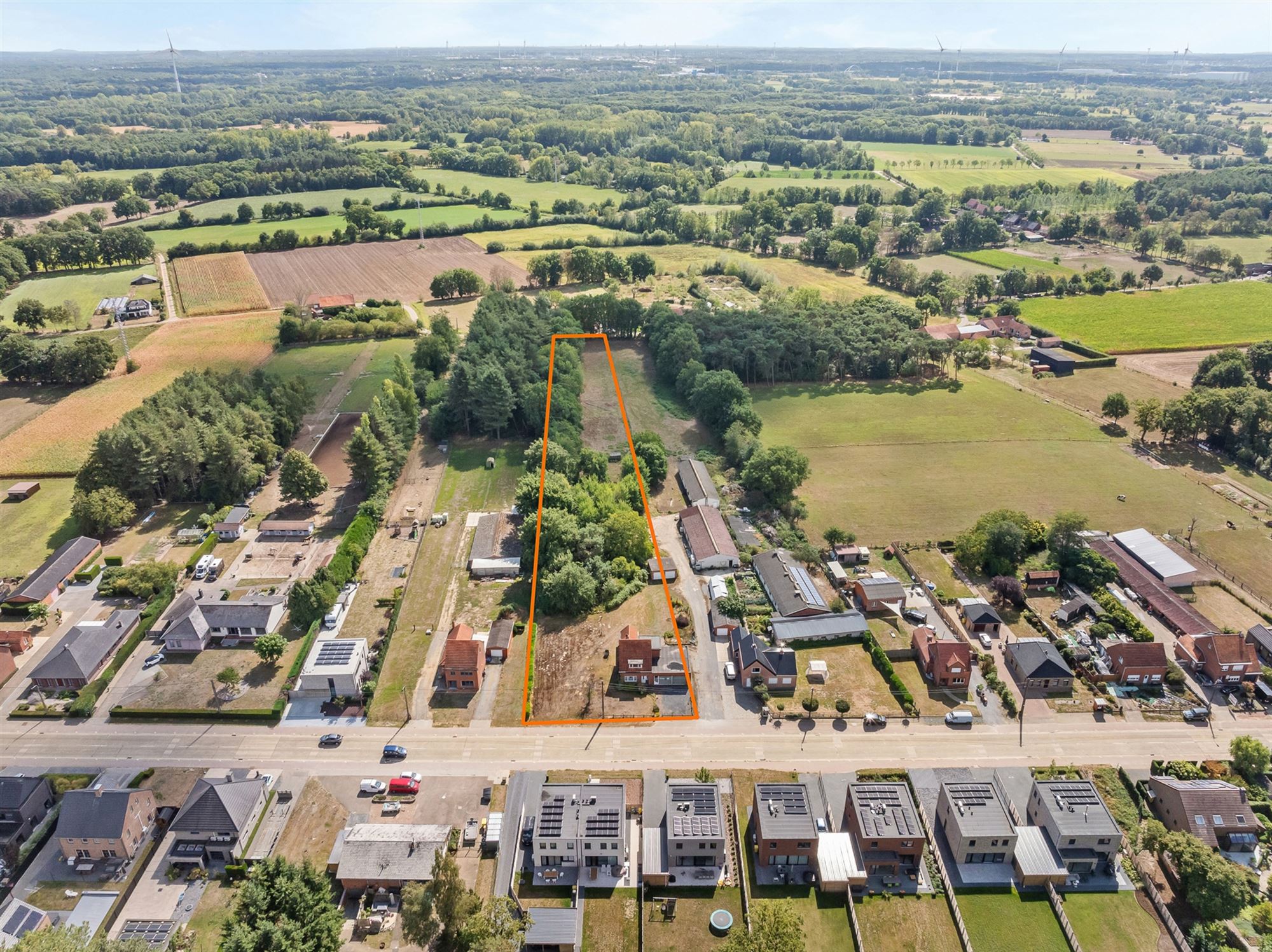 Hoofdfoto van de publicatie: TE RENOVEREN WONING OP EEN PRACHTIG PERCEEL VAN 7841M² TE MEERHOUT