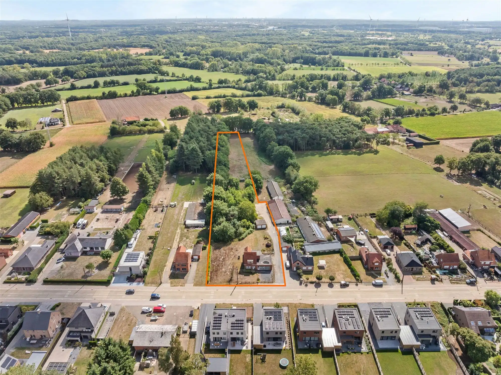 Hoofdfoto van de publicatie: TE RENOVEREN OF TE SLOPEN WONING OP EEN PRACHTIG PERCEEL VAN 7841M² TE MEERHOUT