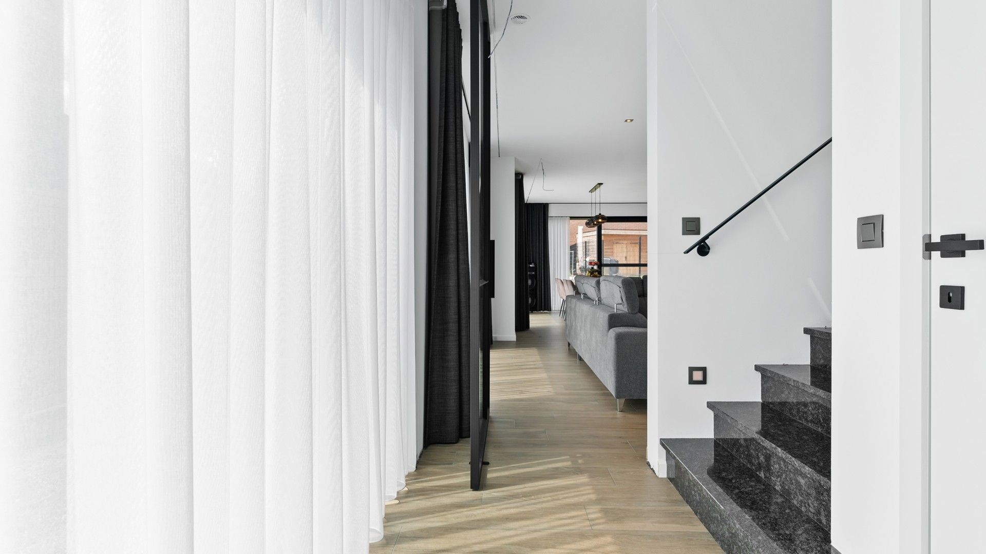 Hoogwaardig afgewerkte nieuwbouwwoning  met 4 slkprs in Opglabbeek foto 4