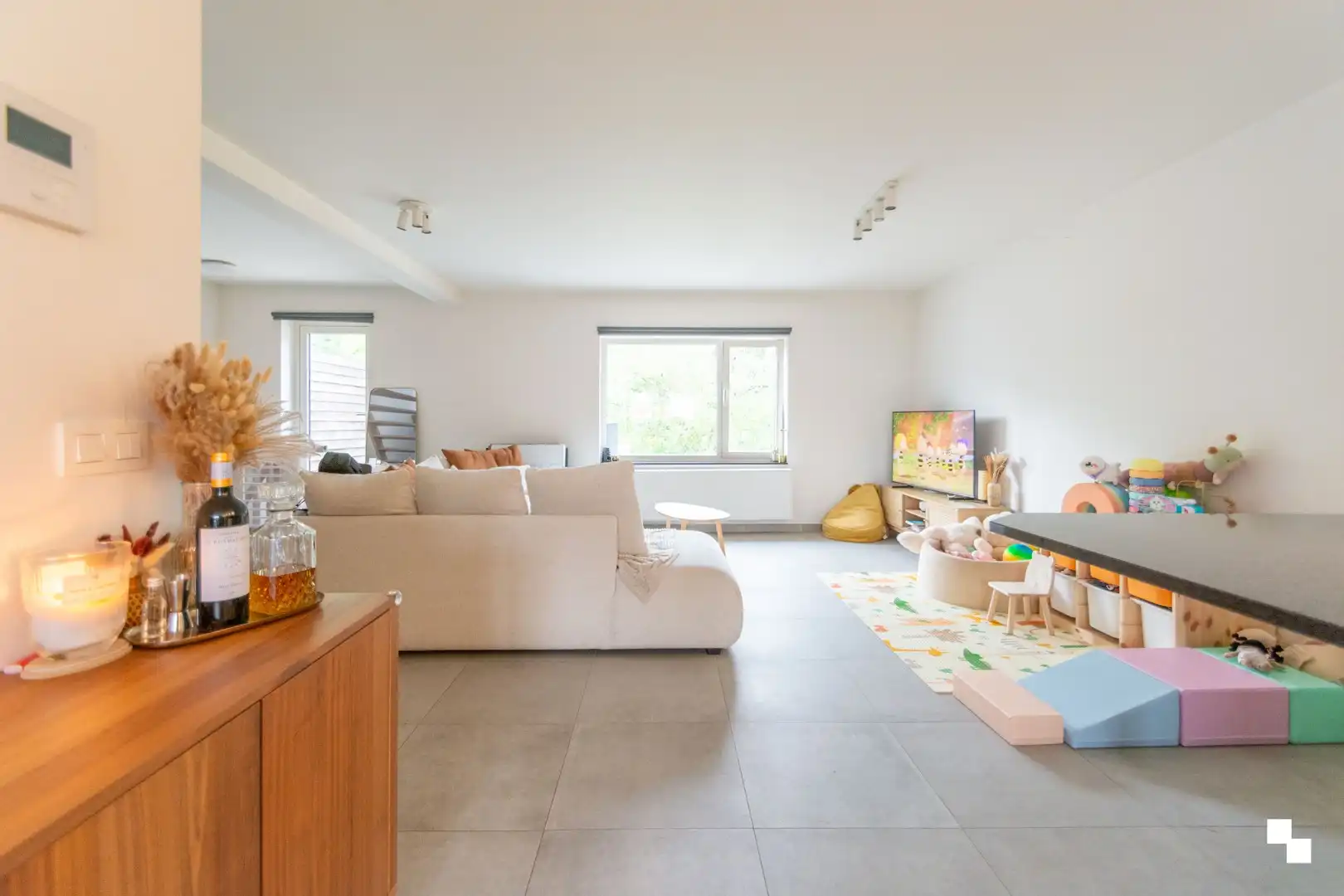 Ruime instapklare duplex met terras in hartje Merelbeke foto 3
