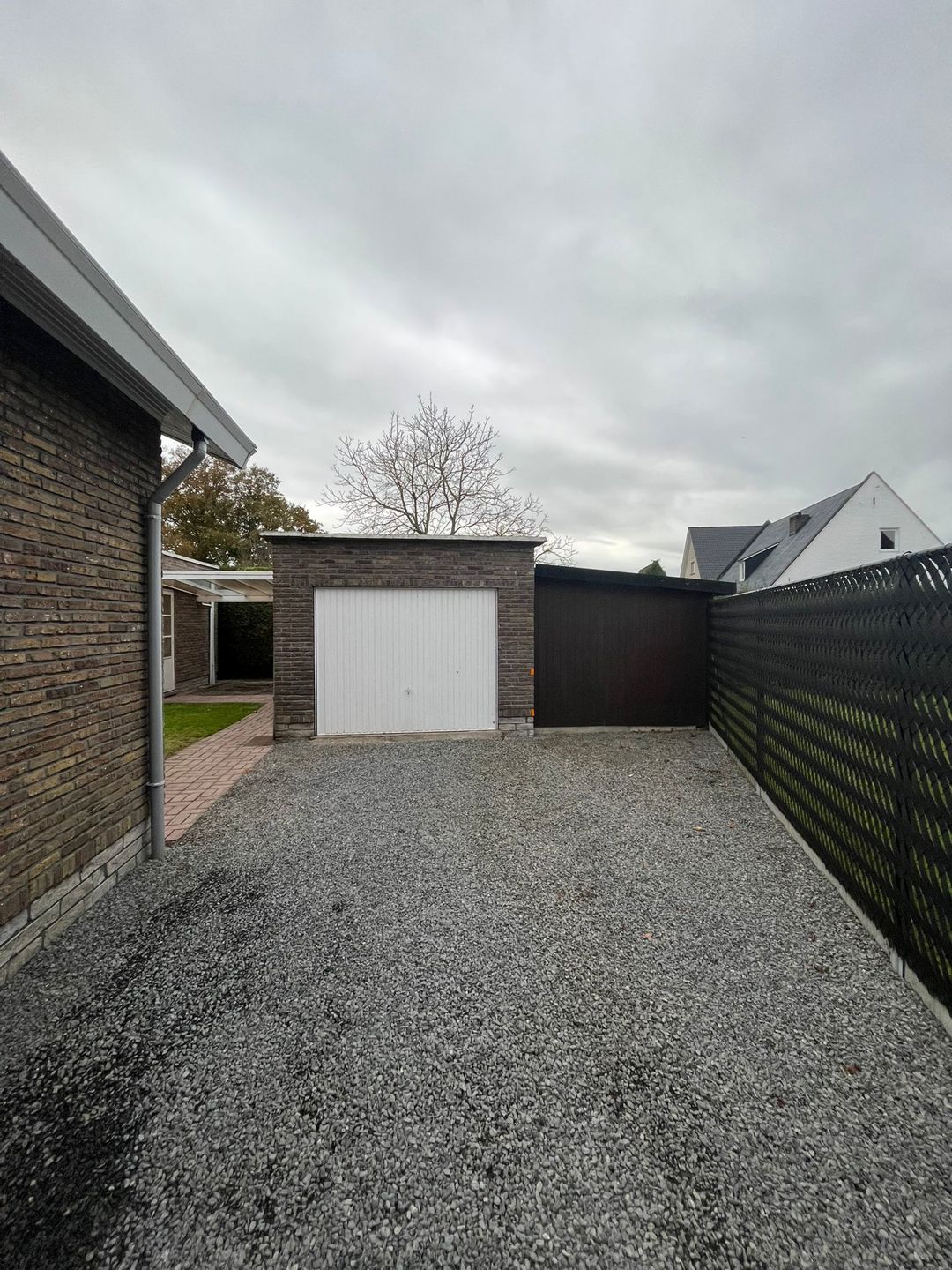  Ruime gezinswoning met tuin, vernieuwde keuken en veelzijdig atelier foto 11