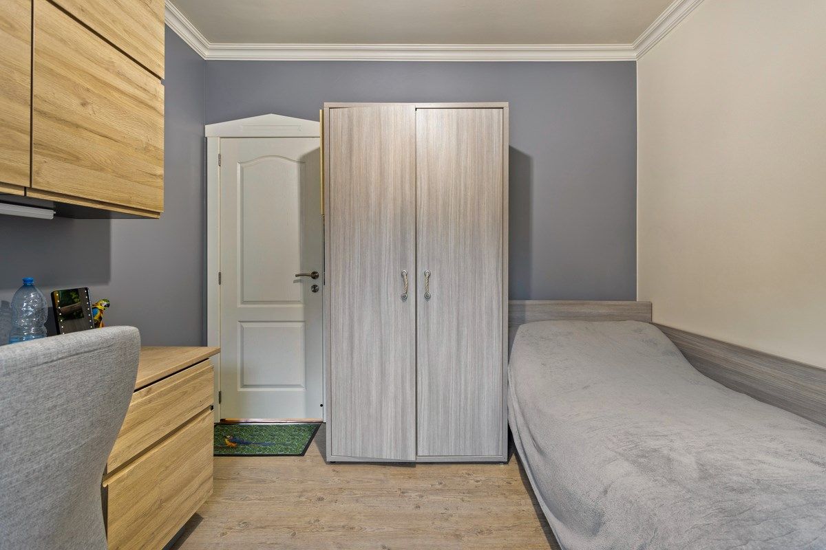 Volledig gerenoveerde woning met 3 slaapkamers en autostaanplaats! foto 17