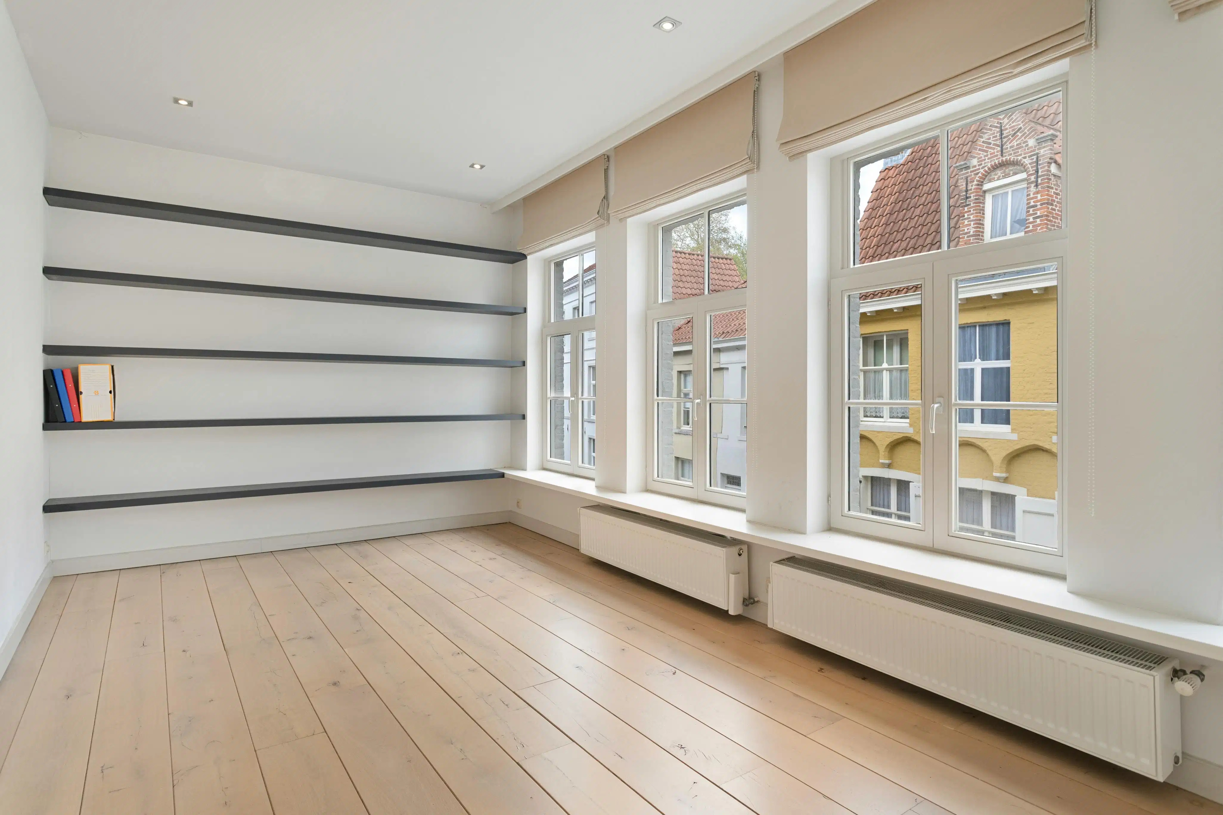 Uniek gerenoveerde herenwoning in Brugge met 3 slaapkamers foto 9