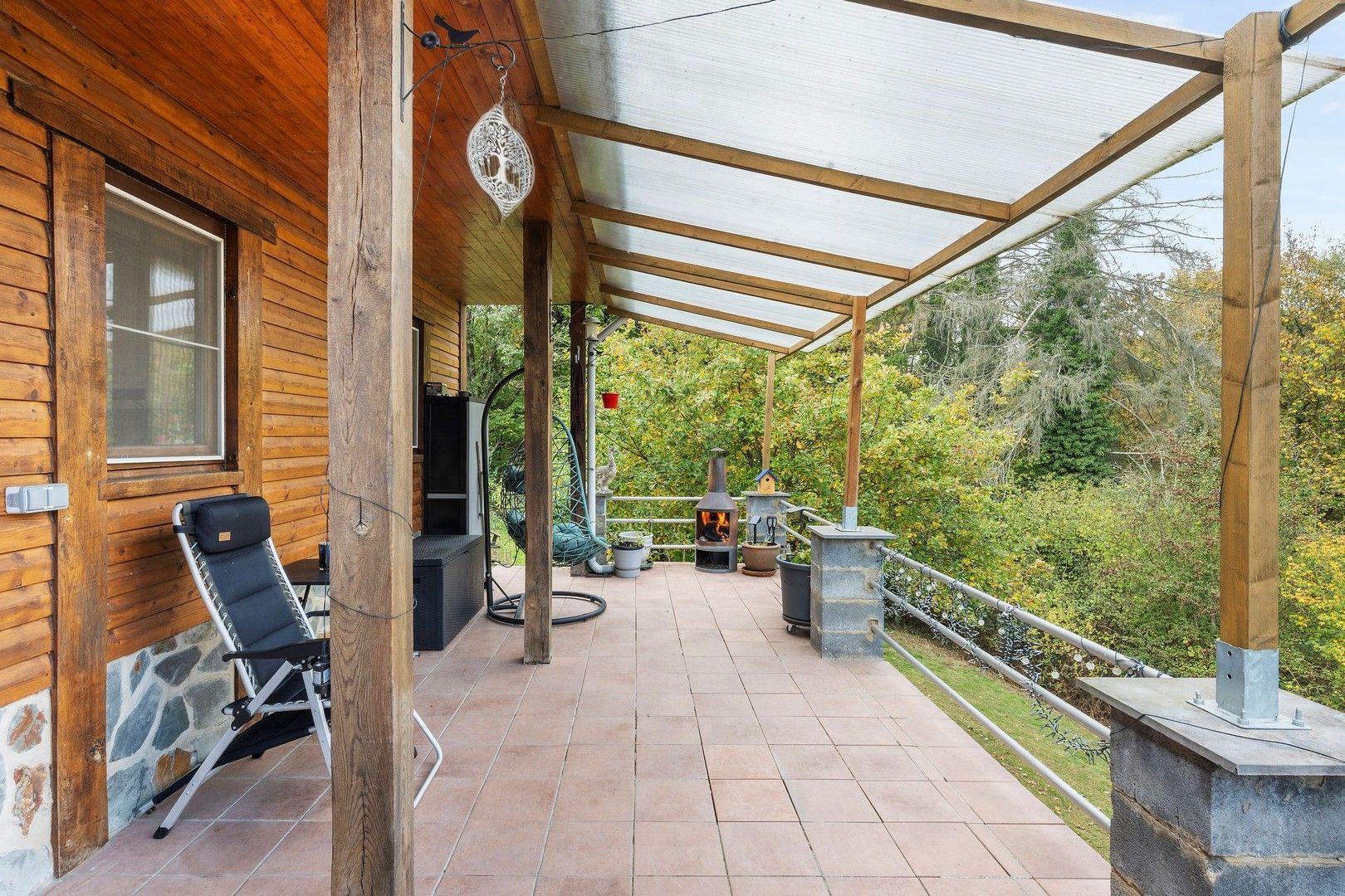 Gezellige chalet met 3 kamers in het vakantiedomein "Le Caillou d'Eau" te Pétigny Couvin met zicht op het riviertje l'Eau Noire - Chalet confortable de 3 chambres dans le domaine de vacances « Le Caillou d'Eau » à Pétigny Couvin avec vue sur la rivière l'Eau Noire foto 11