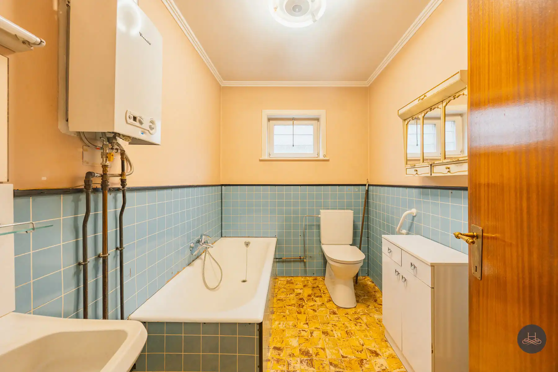 Charmante te renoveren open bebouwing op een royaal perceel foto 9