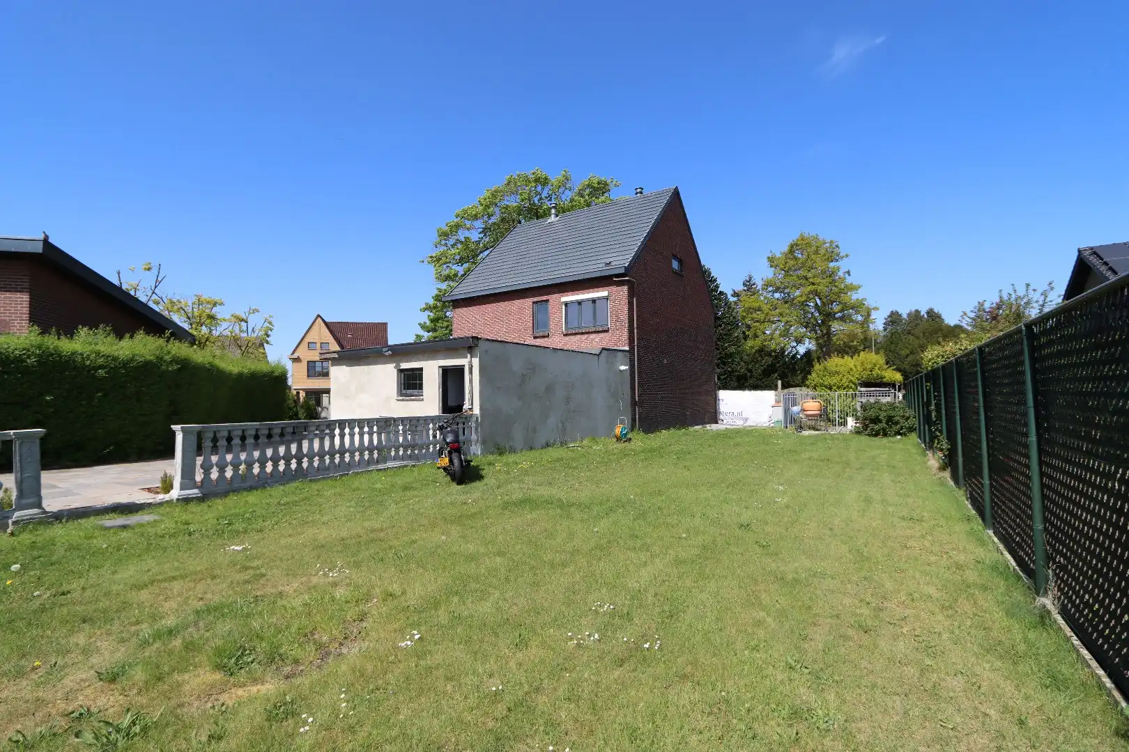 Ruime gezinswoning met bouwgrond foto 20